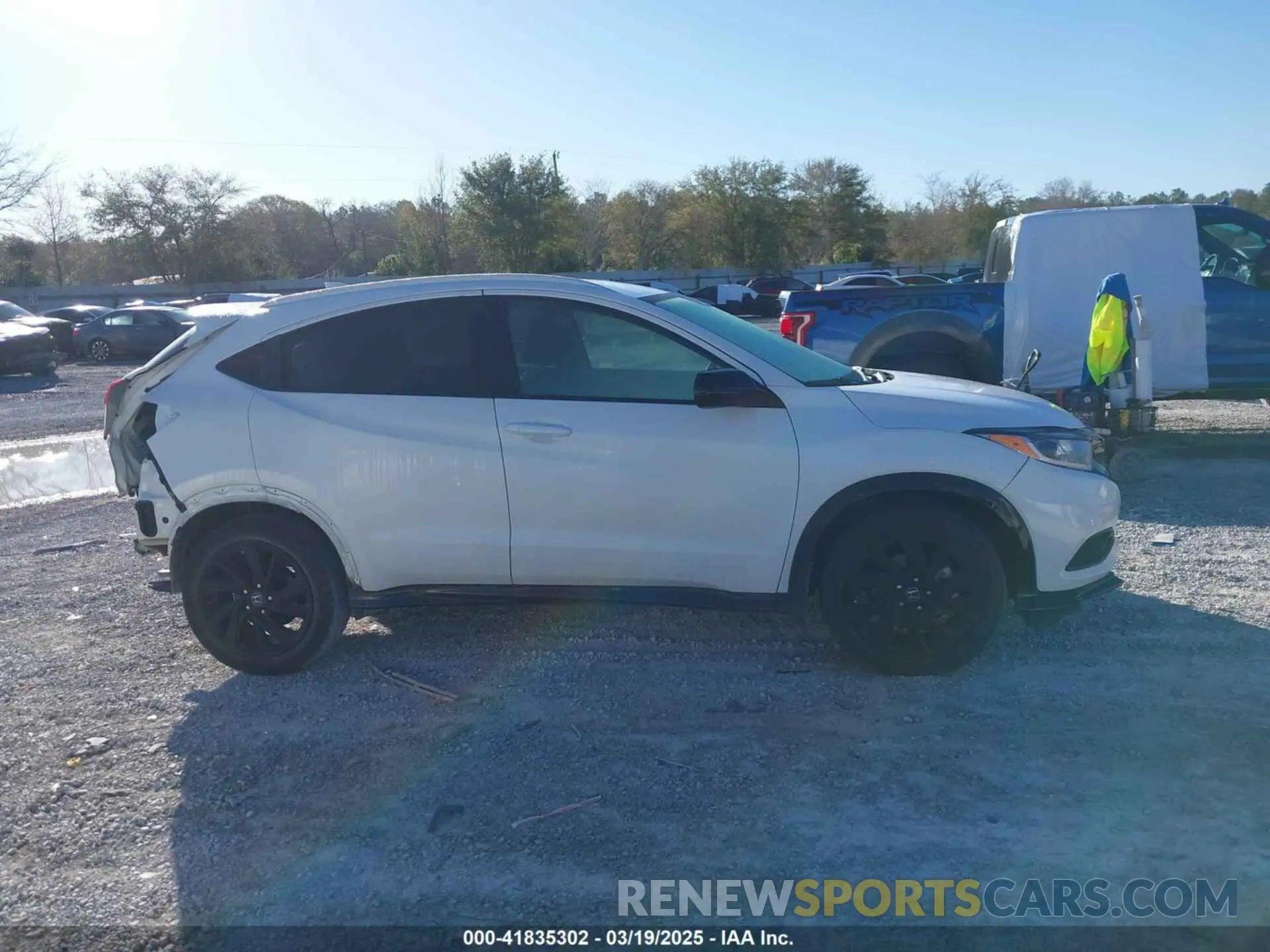 14 Photograph of a damaged car 3CZRU6H13NM753175 HONDA HR-V 2022