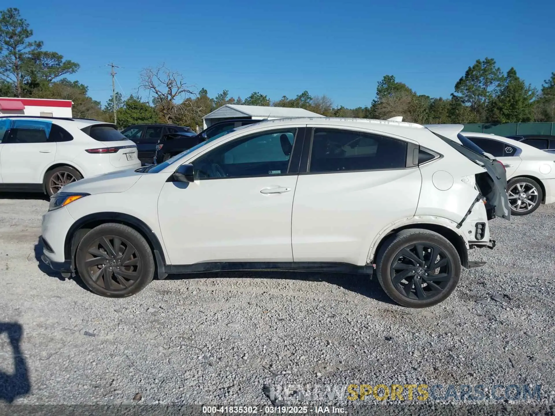 15 Photograph of a damaged car 3CZRU6H13NM753175 HONDA HR-V 2022