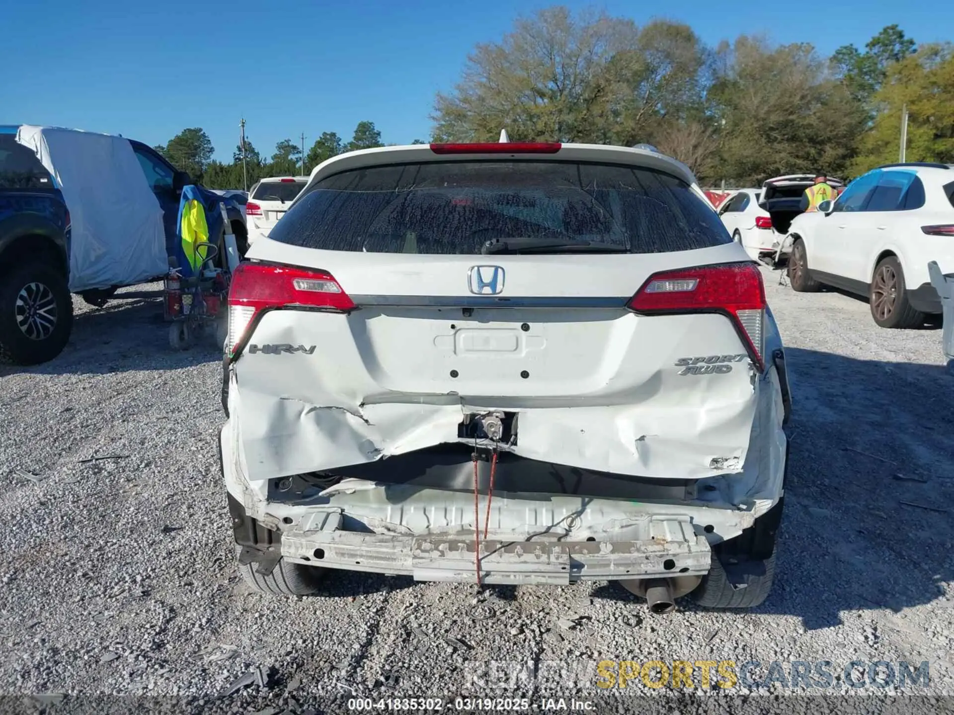 17 Photograph of a damaged car 3CZRU6H13NM753175 HONDA HR-V 2022