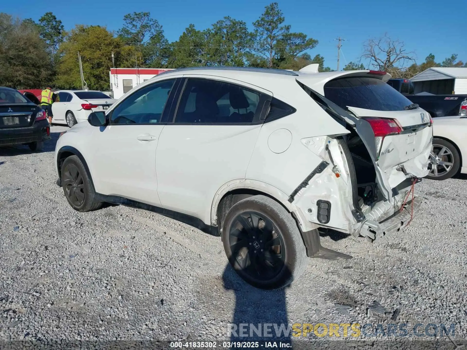 3 Photograph of a damaged car 3CZRU6H13NM753175 HONDA HR-V 2022