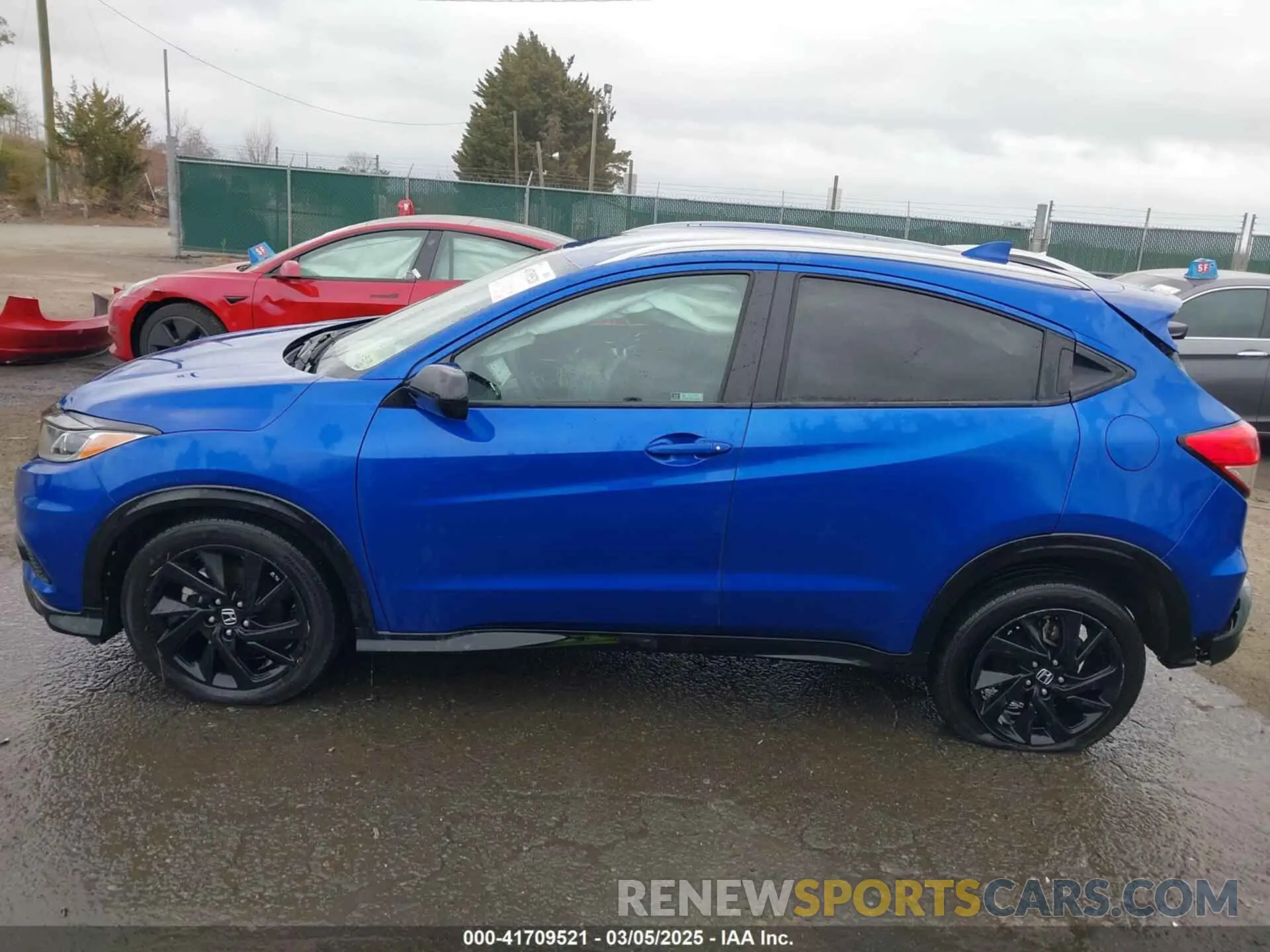 14 Photograph of a damaged car 3CZRU6H14NM769305 HONDA HR-V 2022