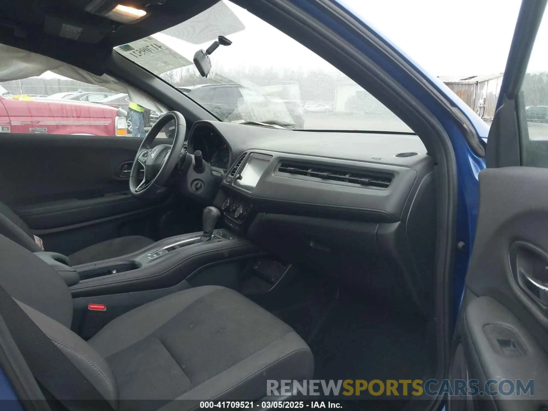 5 Photograph of a damaged car 3CZRU6H14NM769305 HONDA HR-V 2022