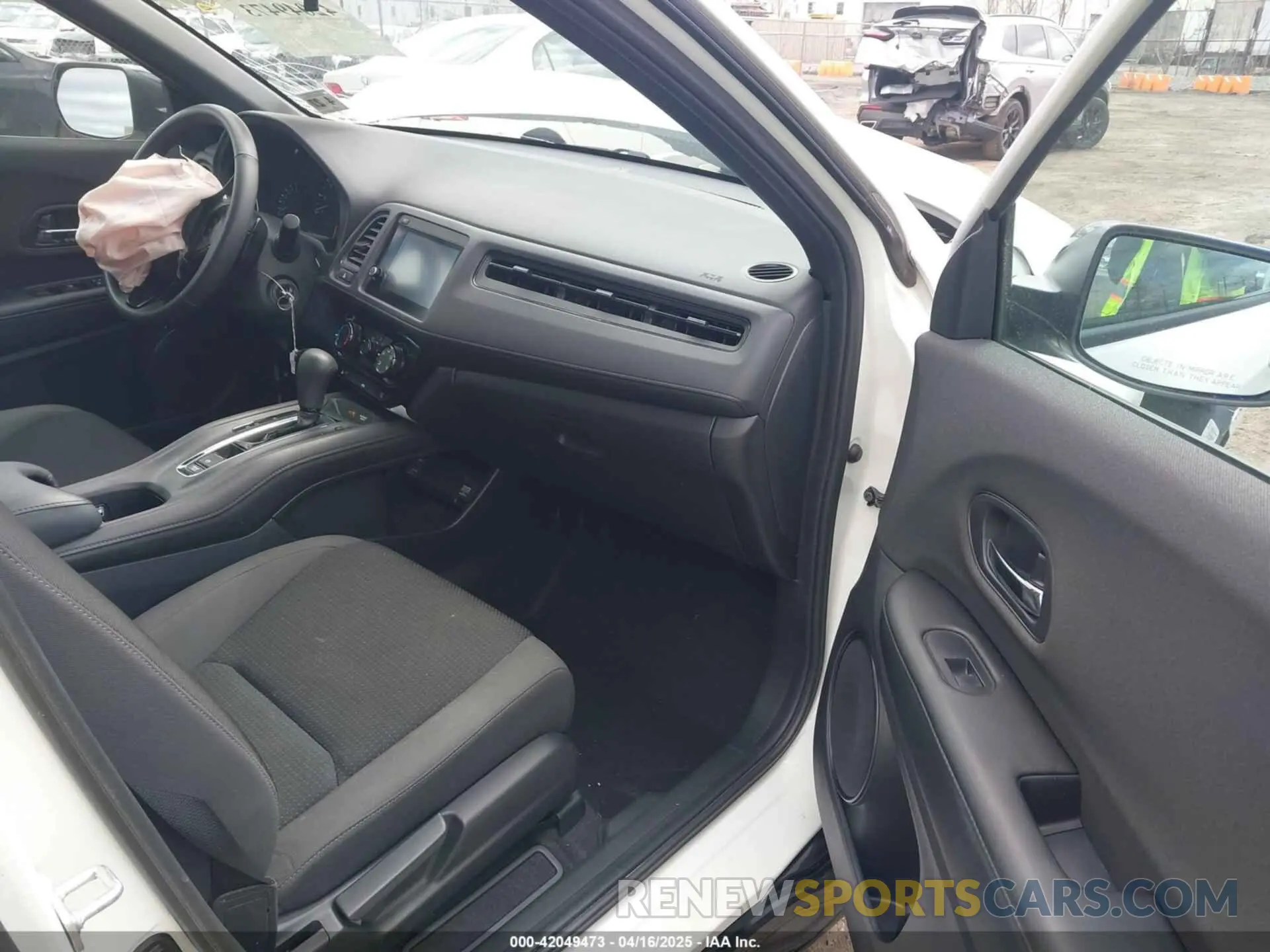 5 Photograph of a damaged car 3CZRU6H15NM755512 HONDA HR-V 2022