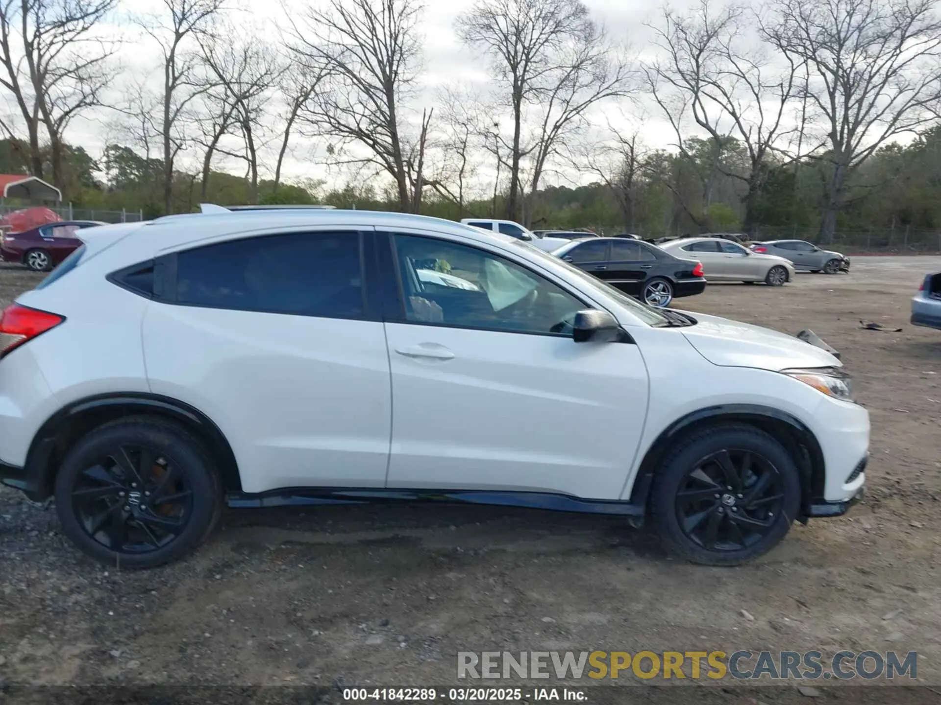 13 Photograph of a damaged car 3CZRU6H16NM708702 HONDA HR-V 2022