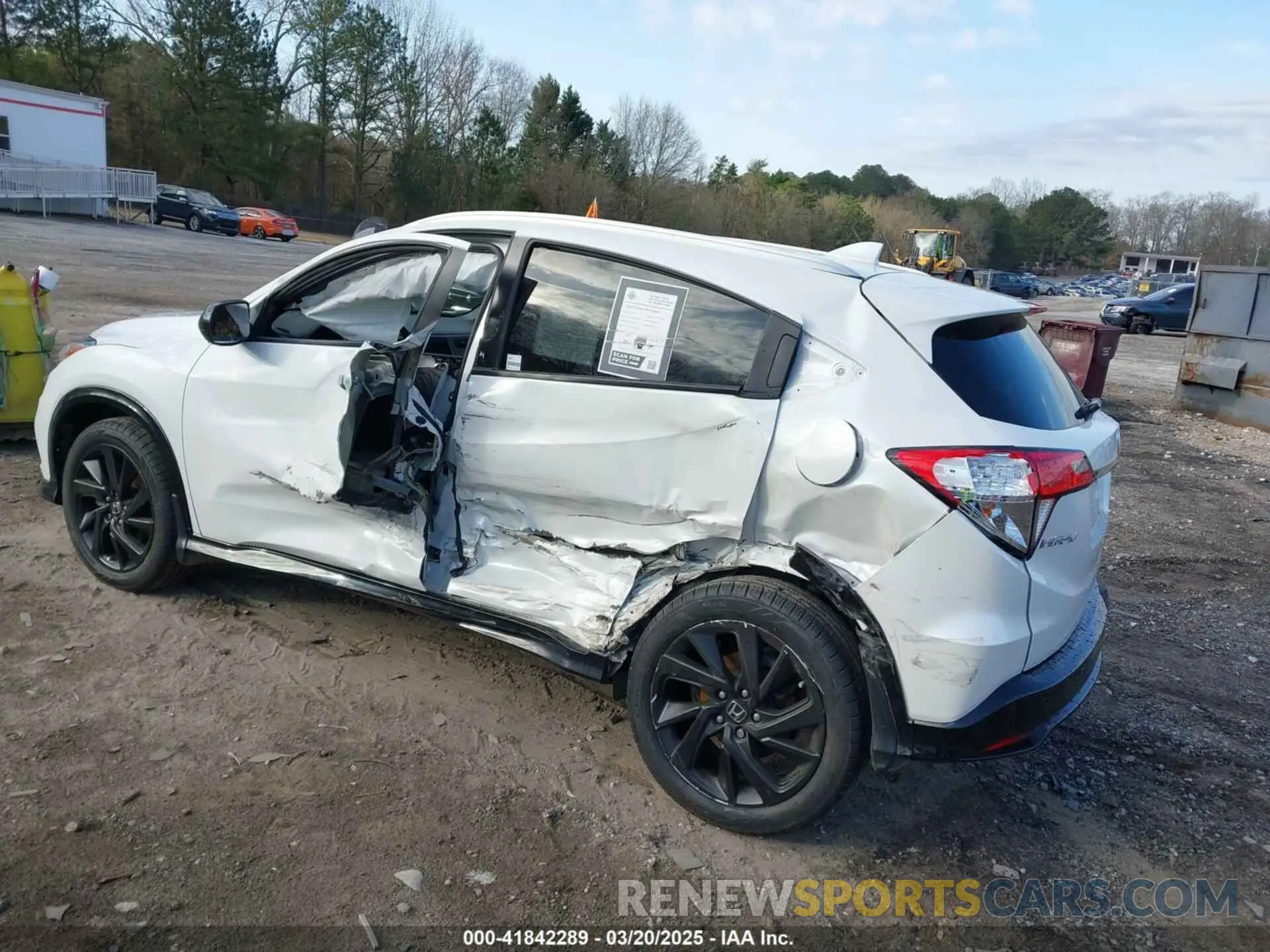3 Photograph of a damaged car 3CZRU6H16NM708702 HONDA HR-V 2022