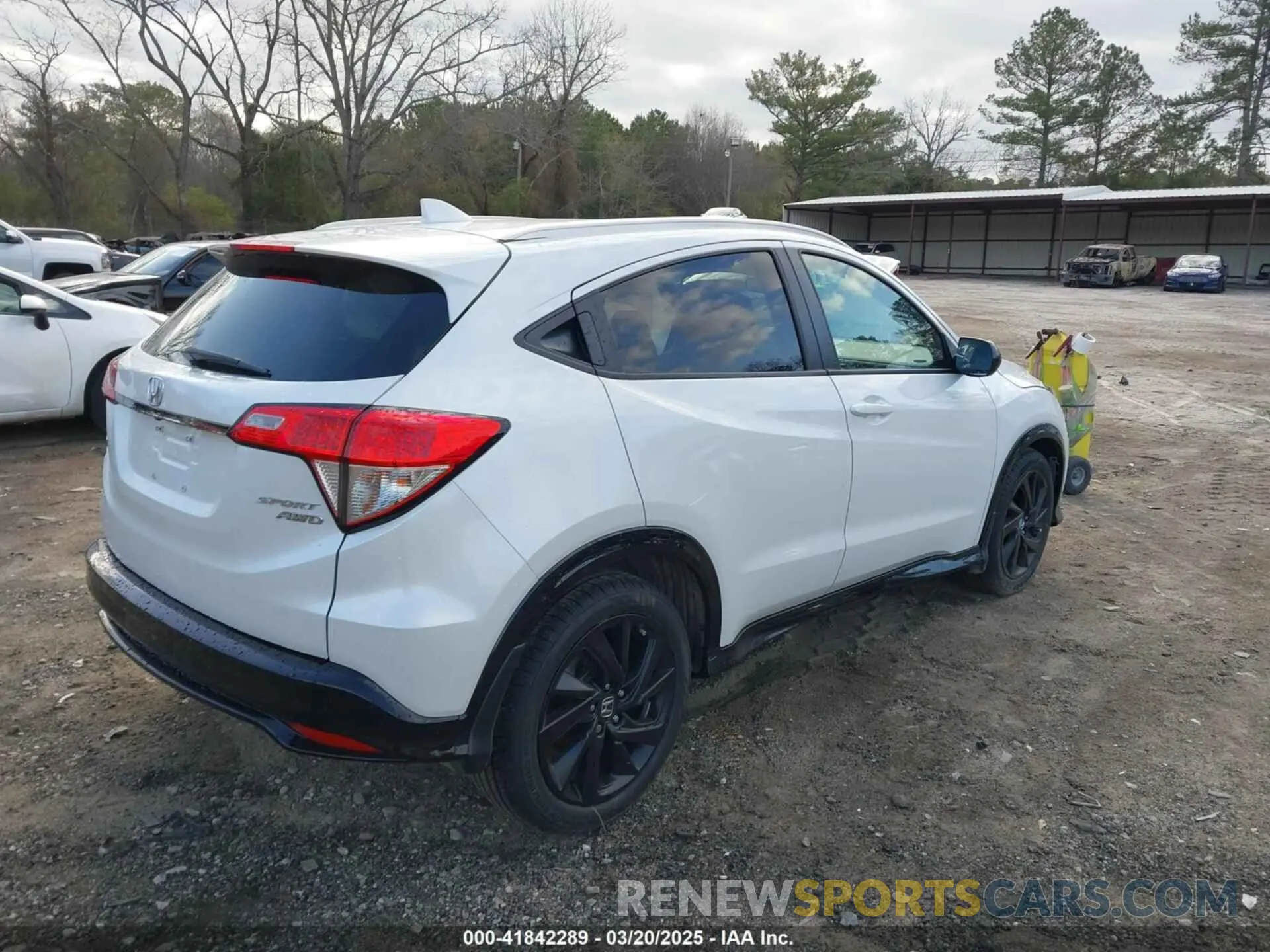 4 Photograph of a damaged car 3CZRU6H16NM708702 HONDA HR-V 2022