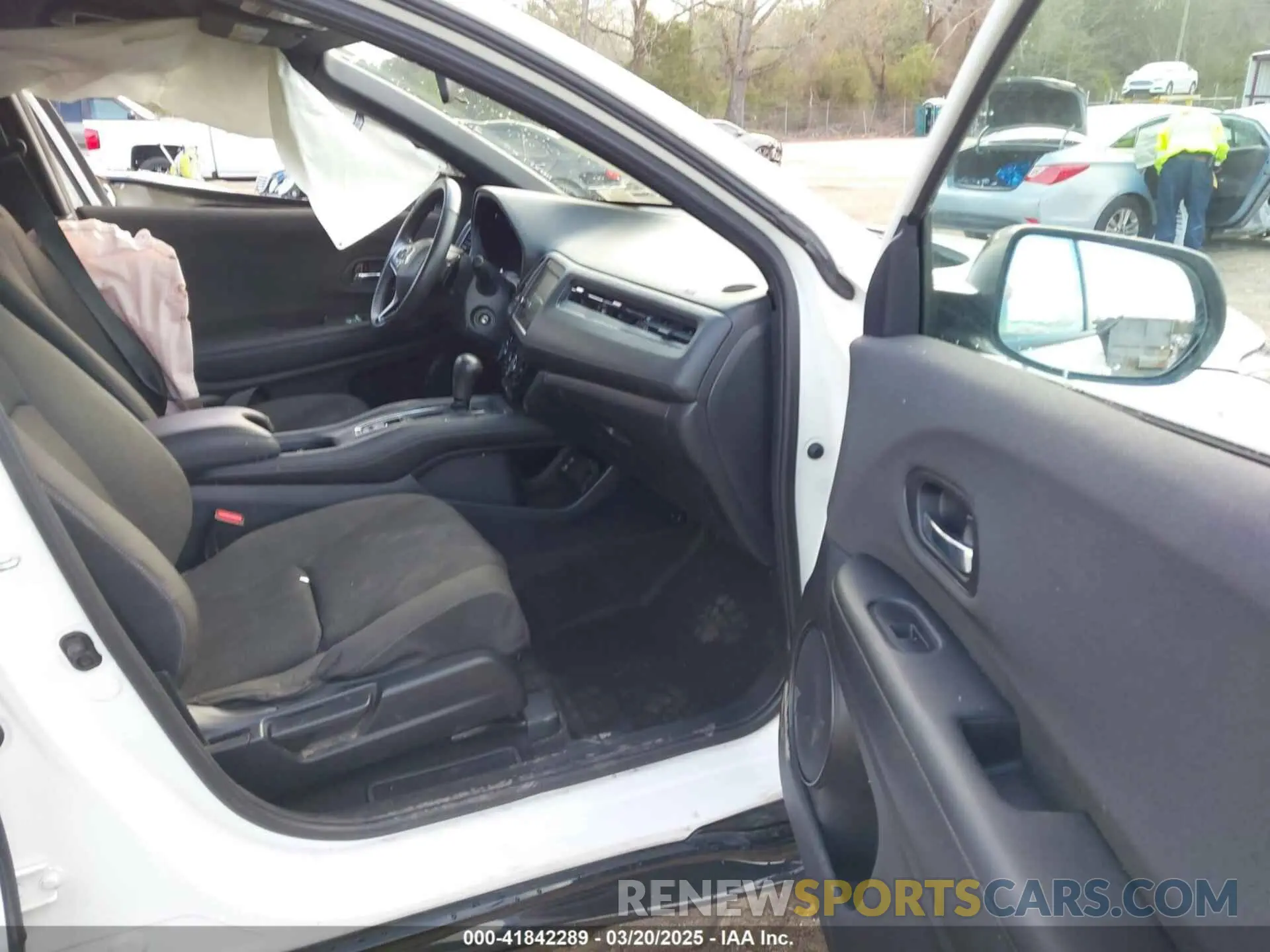 5 Photograph of a damaged car 3CZRU6H16NM708702 HONDA HR-V 2022