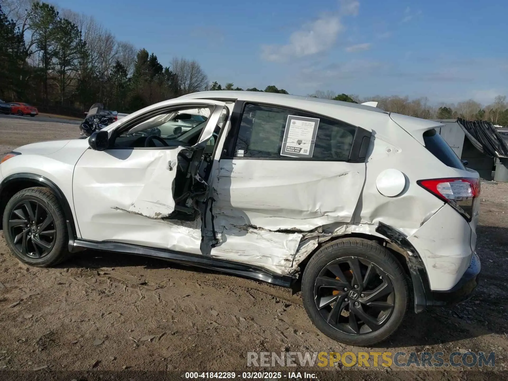 6 Photograph of a damaged car 3CZRU6H16NM708702 HONDA HR-V 2022