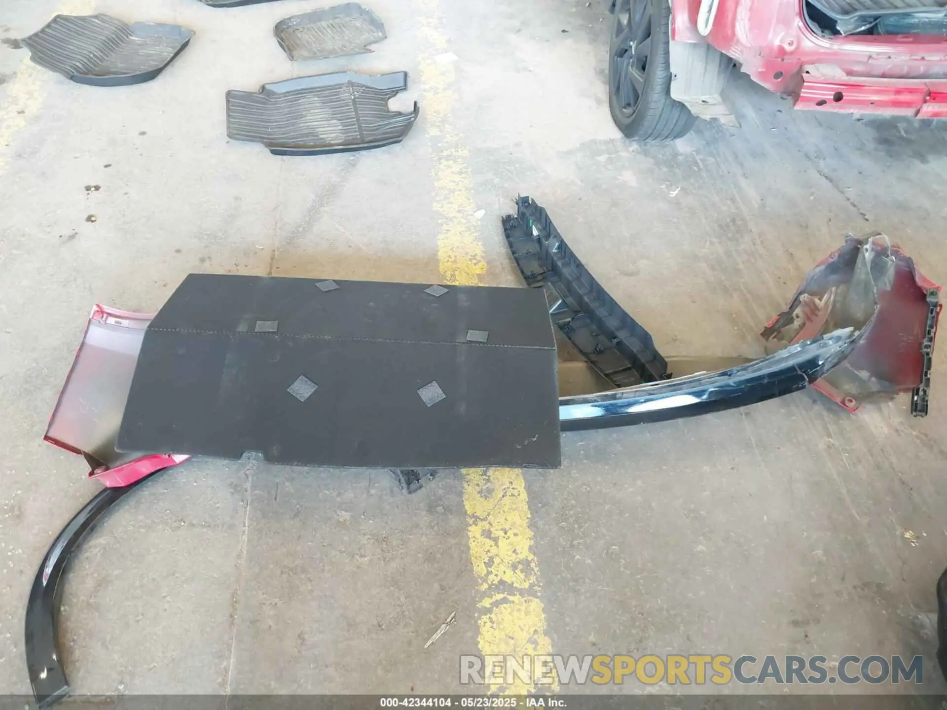 12 Photograph of a damaged car 3CZRU6H16NM731459 HONDA HR-V 2022