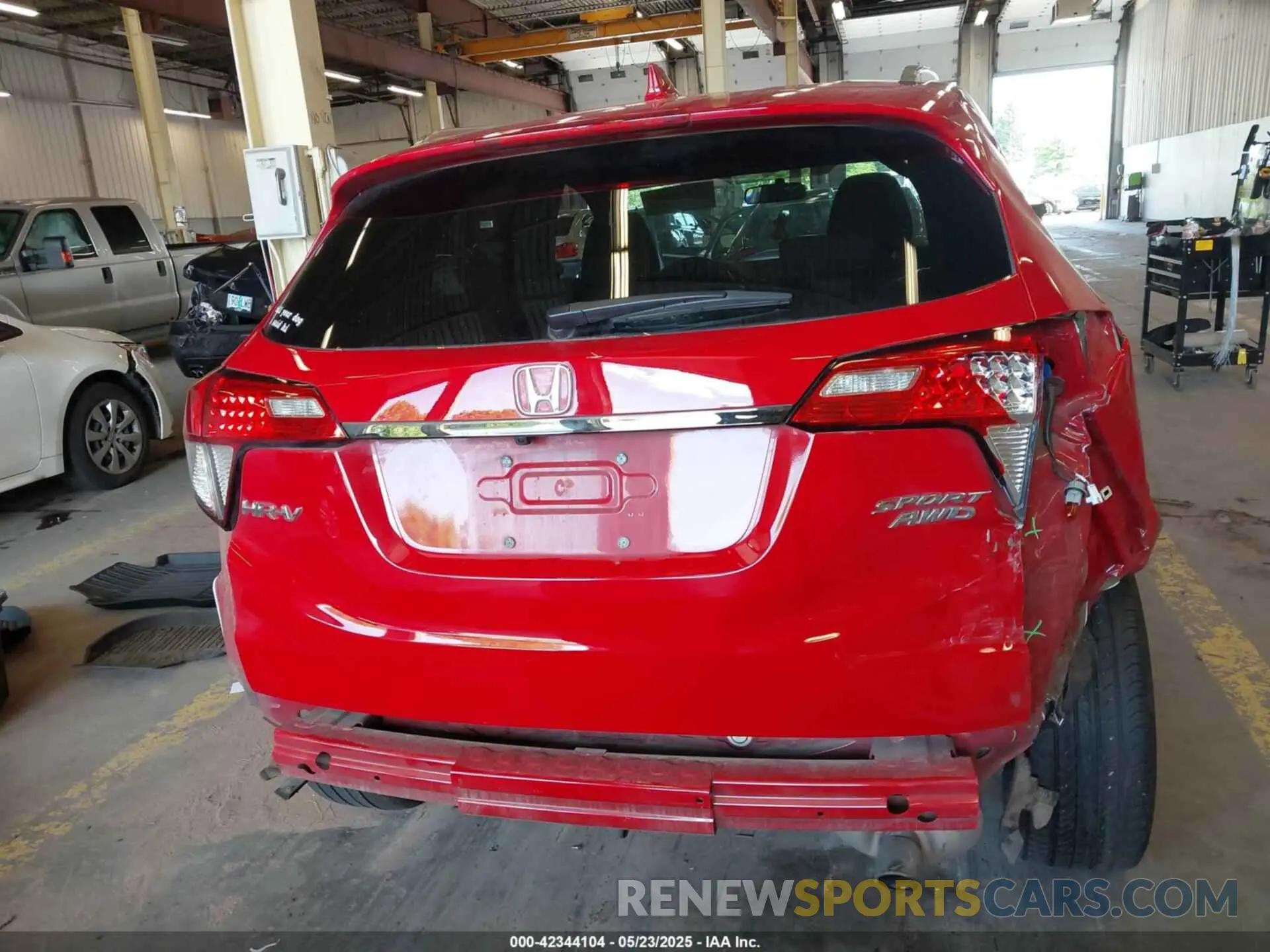 17 Photograph of a damaged car 3CZRU6H16NM731459 HONDA HR-V 2022