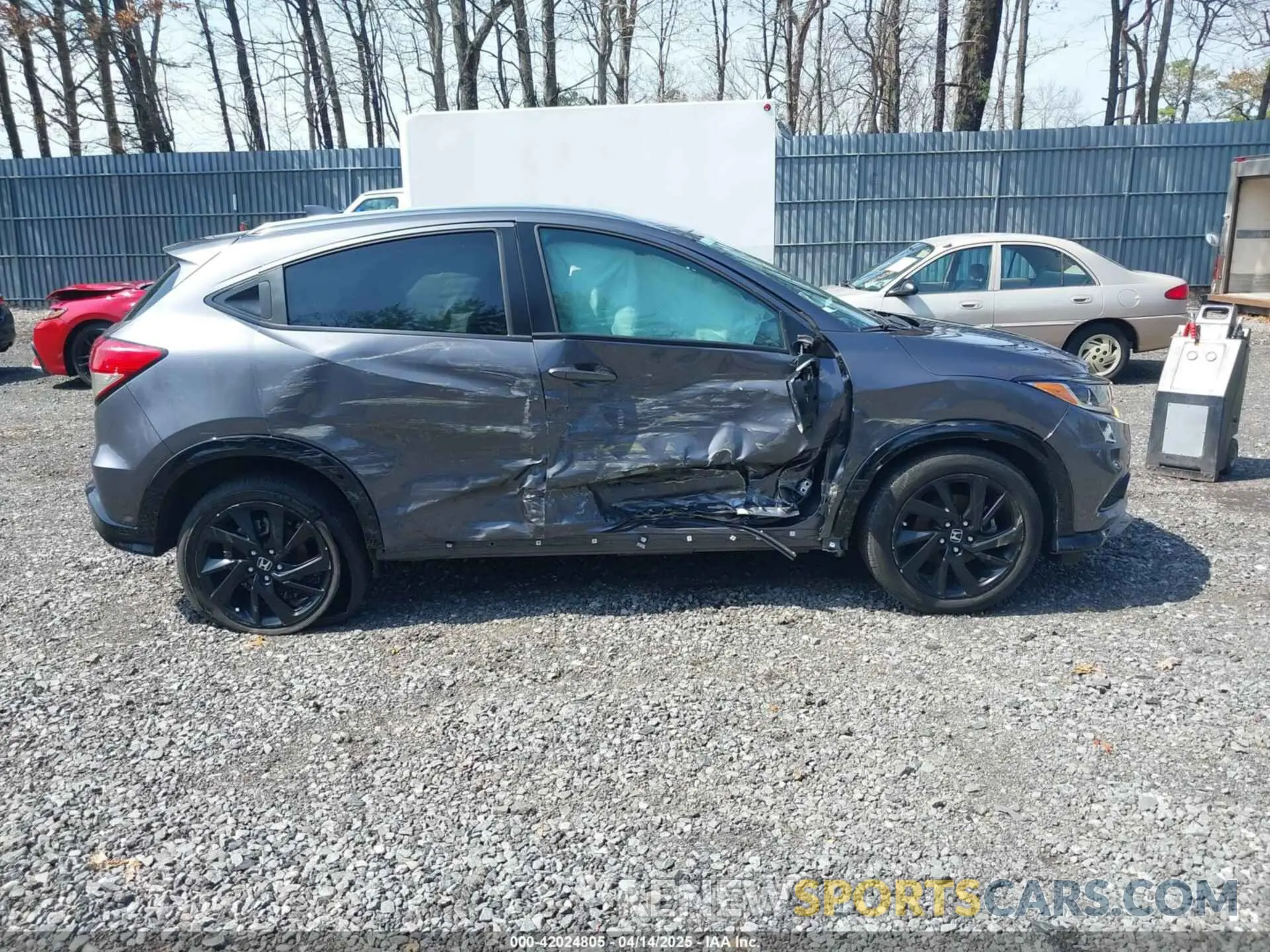 13 Photograph of a damaged car 3CZRU6H16NM775705 HONDA HR-V 2022