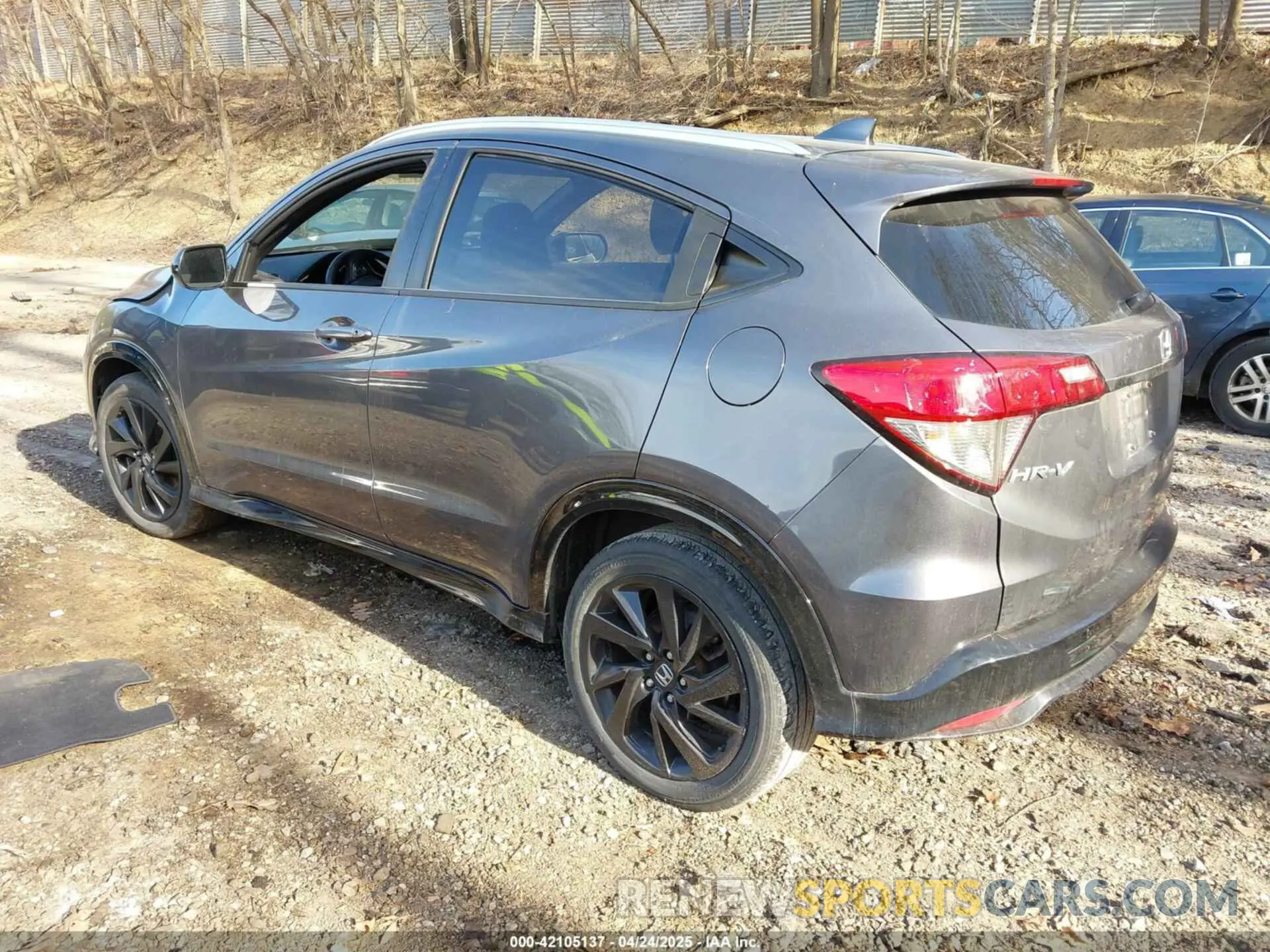 3 Photograph of a damaged car 3CZRU6H17NM746231 HONDA HR-V 2022