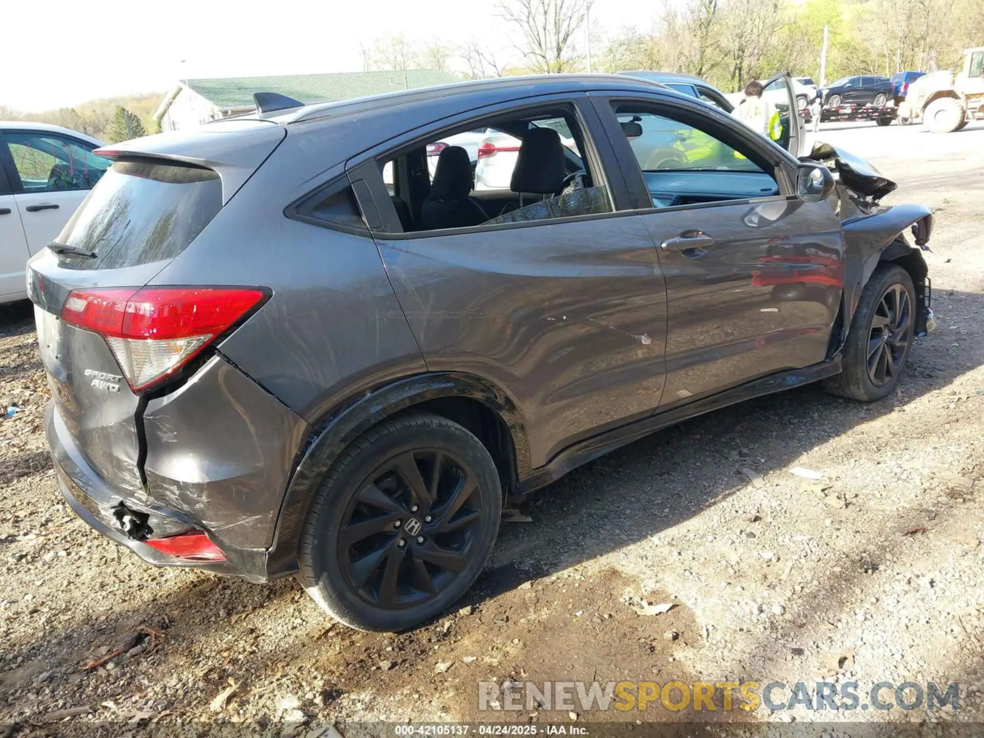 4 Photograph of a damaged car 3CZRU6H17NM746231 HONDA HR-V 2022