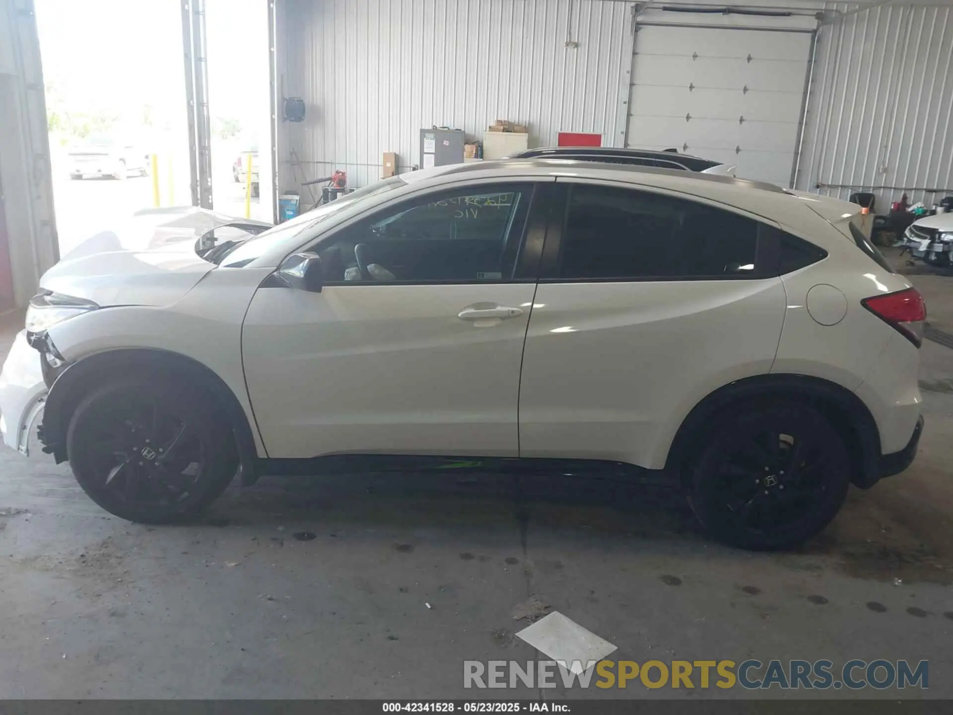 15 Photograph of a damaged car 3CZRU6H17NM773588 HONDA HR-V 2022