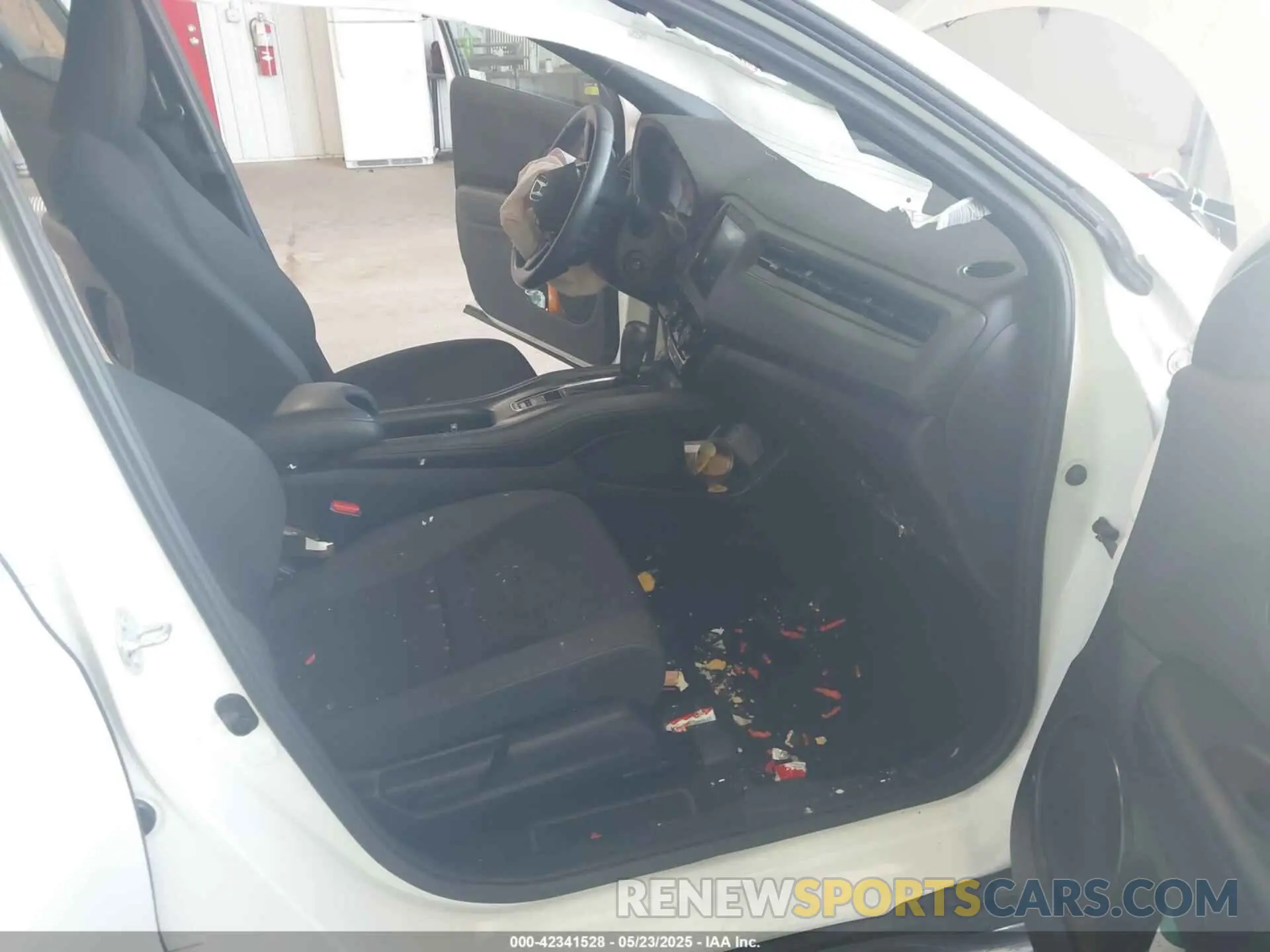 5 Photograph of a damaged car 3CZRU6H17NM773588 HONDA HR-V 2022