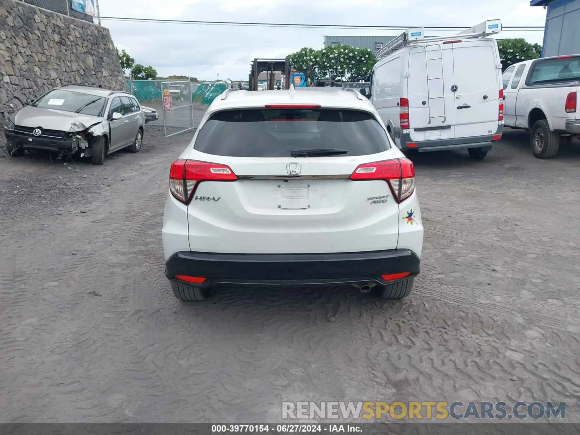 16 Photograph of a damaged car 3CZRU6H18NM733309 HONDA HR-V 2022