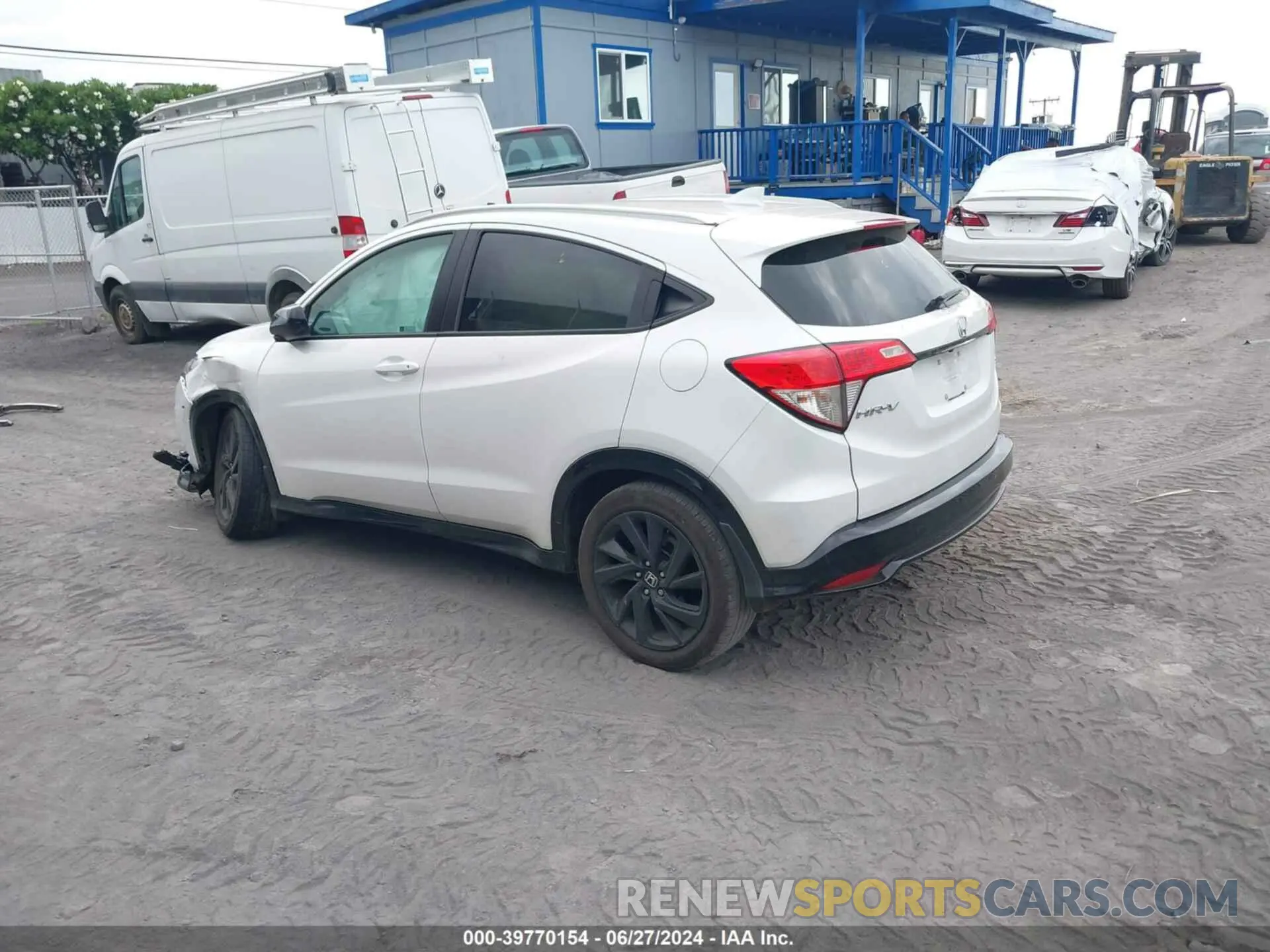 3 Photograph of a damaged car 3CZRU6H18NM733309 HONDA HR-V 2022