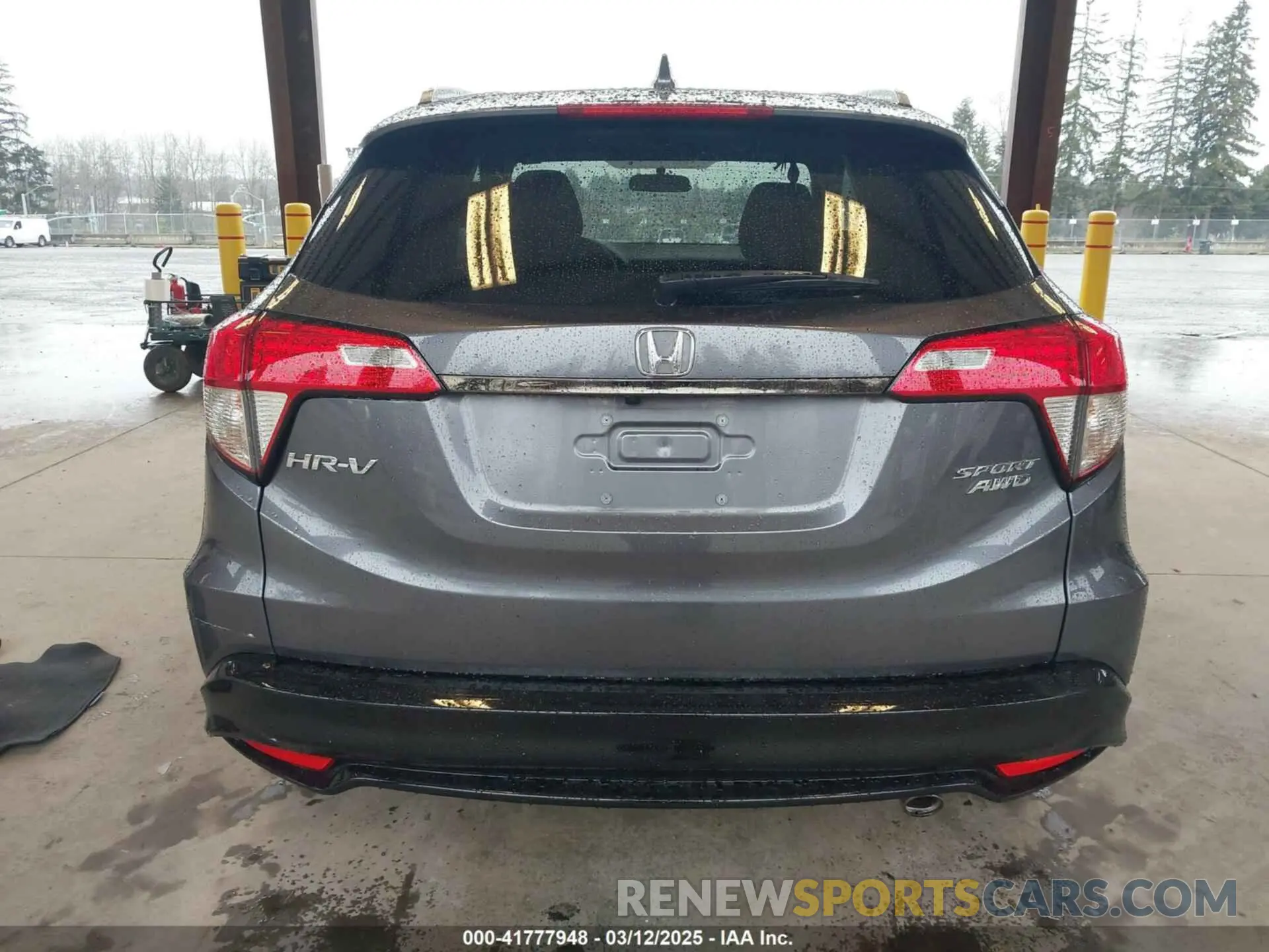 17 Photograph of a damaged car 3CZRU6H18NM739546 HONDA HR-V 2022