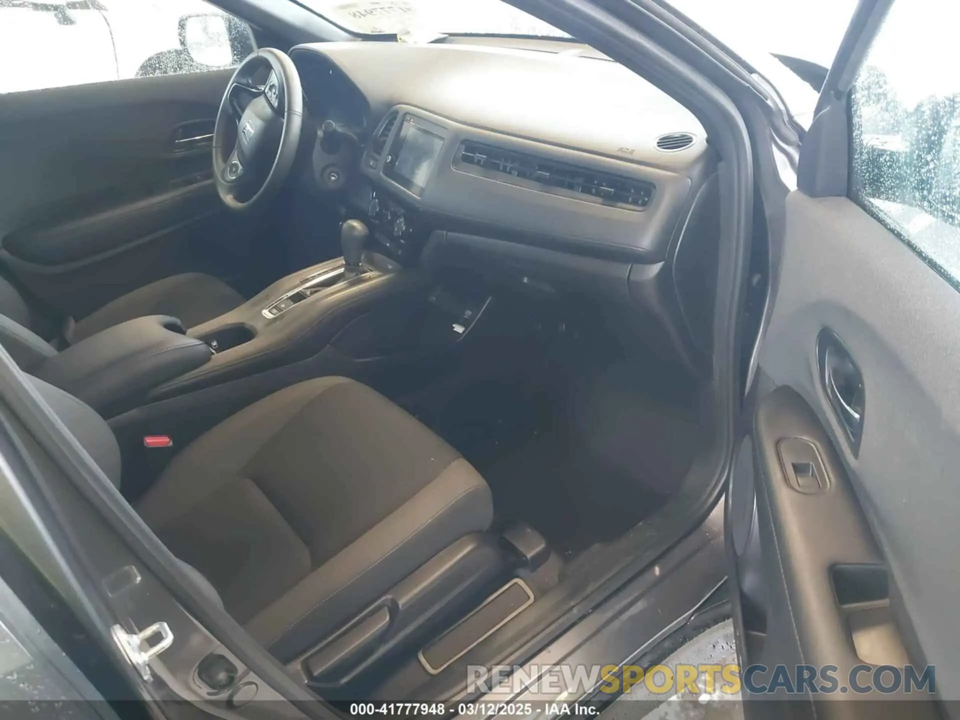 5 Photograph of a damaged car 3CZRU6H18NM739546 HONDA HR-V 2022