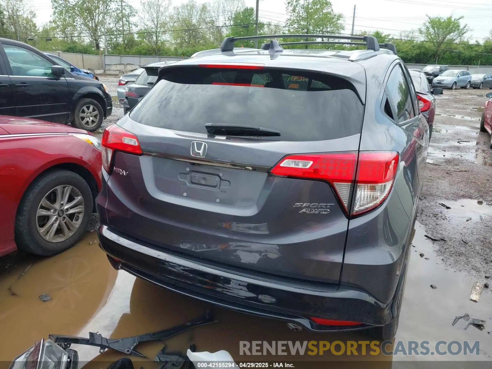 17 Photograph of a damaged car 3CZRU6H18NM765306 HONDA HR-V 2022