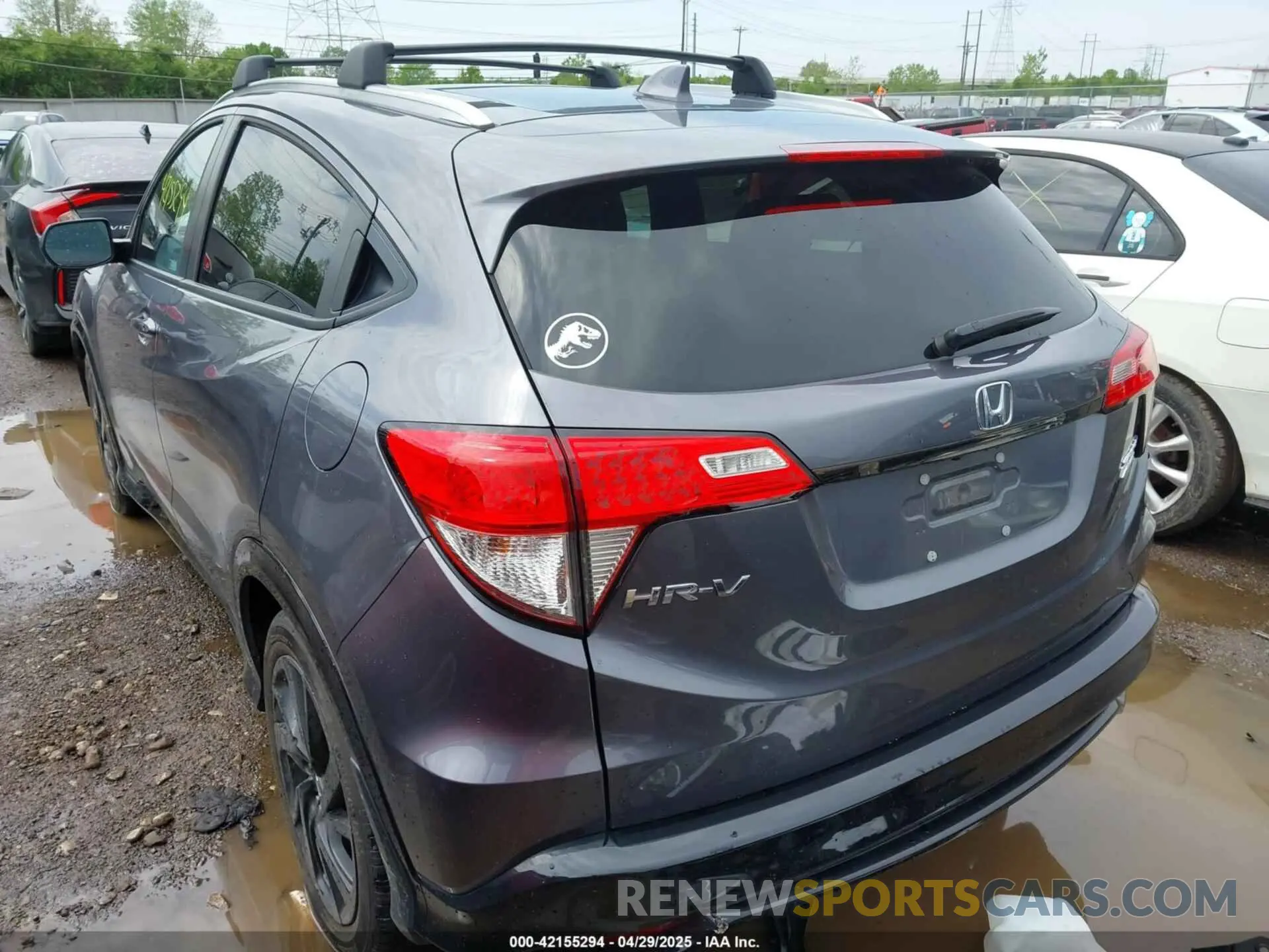 3 Photograph of a damaged car 3CZRU6H18NM765306 HONDA HR-V 2022