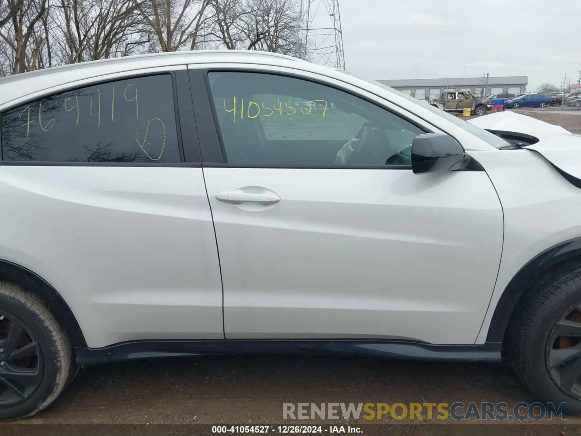 12 Photograph of a damaged car 3CZRU6H18NM769419 HONDA HR-V 2022