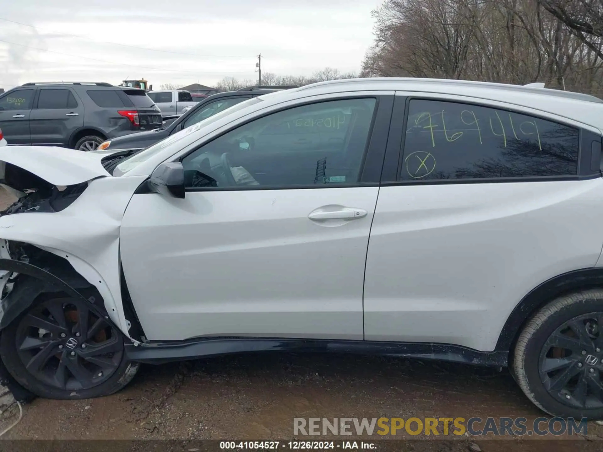 13 Photograph of a damaged car 3CZRU6H18NM769419 HONDA HR-V 2022