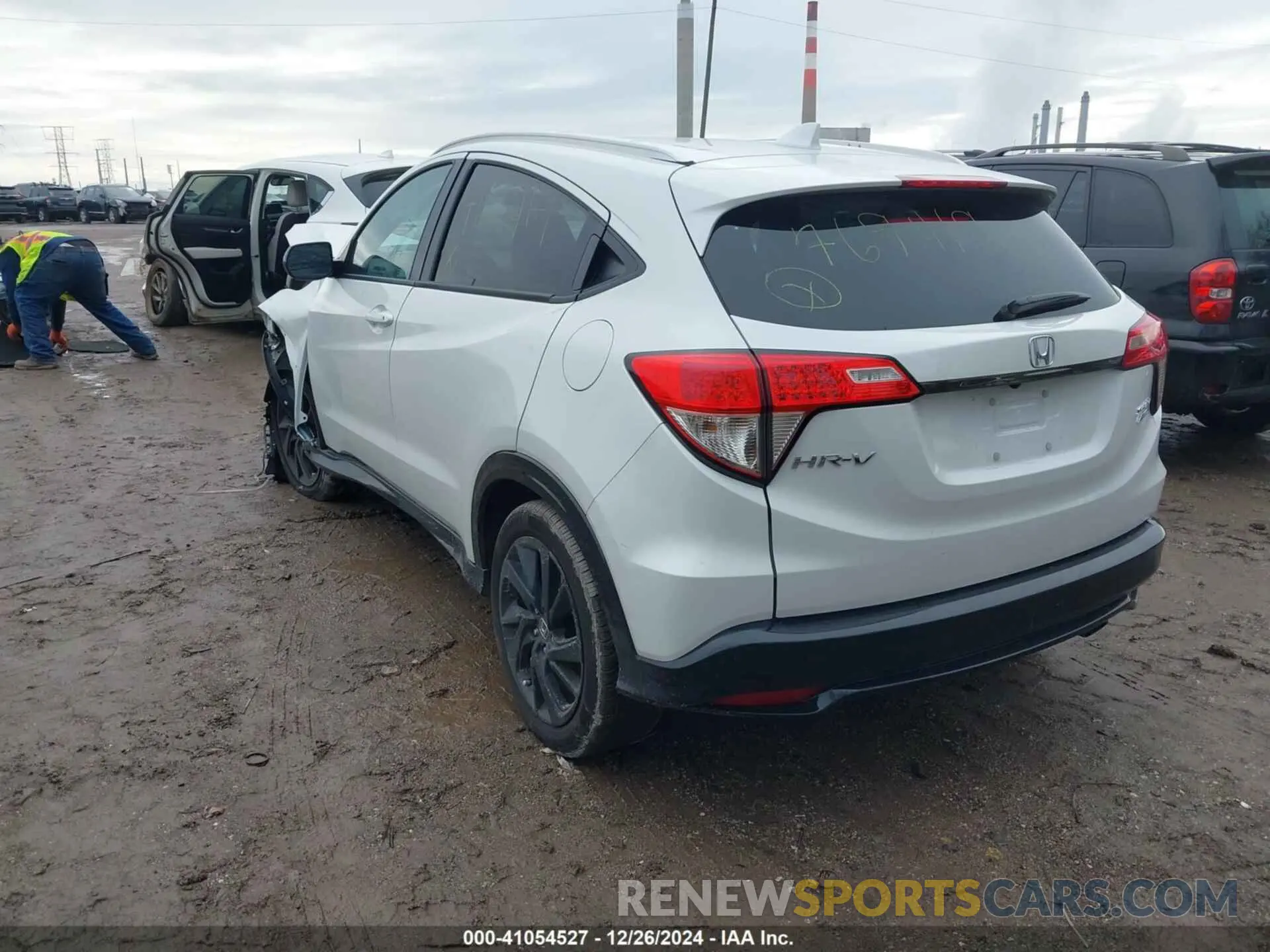 3 Photograph of a damaged car 3CZRU6H18NM769419 HONDA HR-V 2022