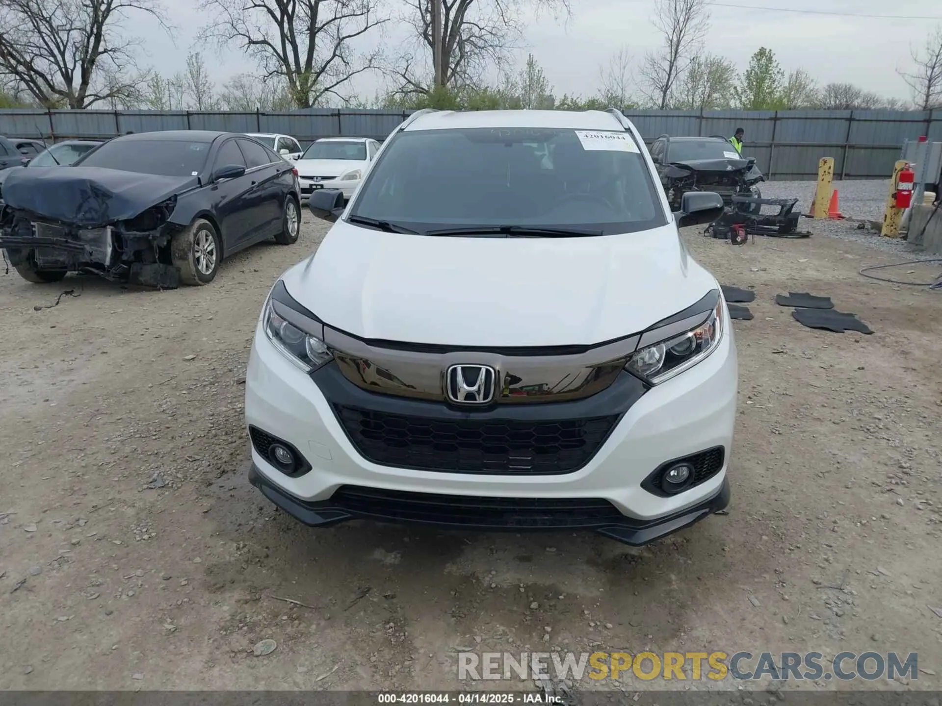 12 Photograph of a damaged car 3CZRU6H19NM763404 HONDA HR-V 2022