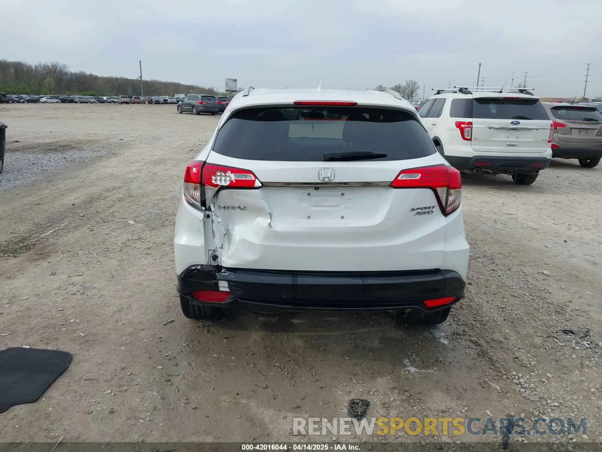 16 Photograph of a damaged car 3CZRU6H19NM763404 HONDA HR-V 2022