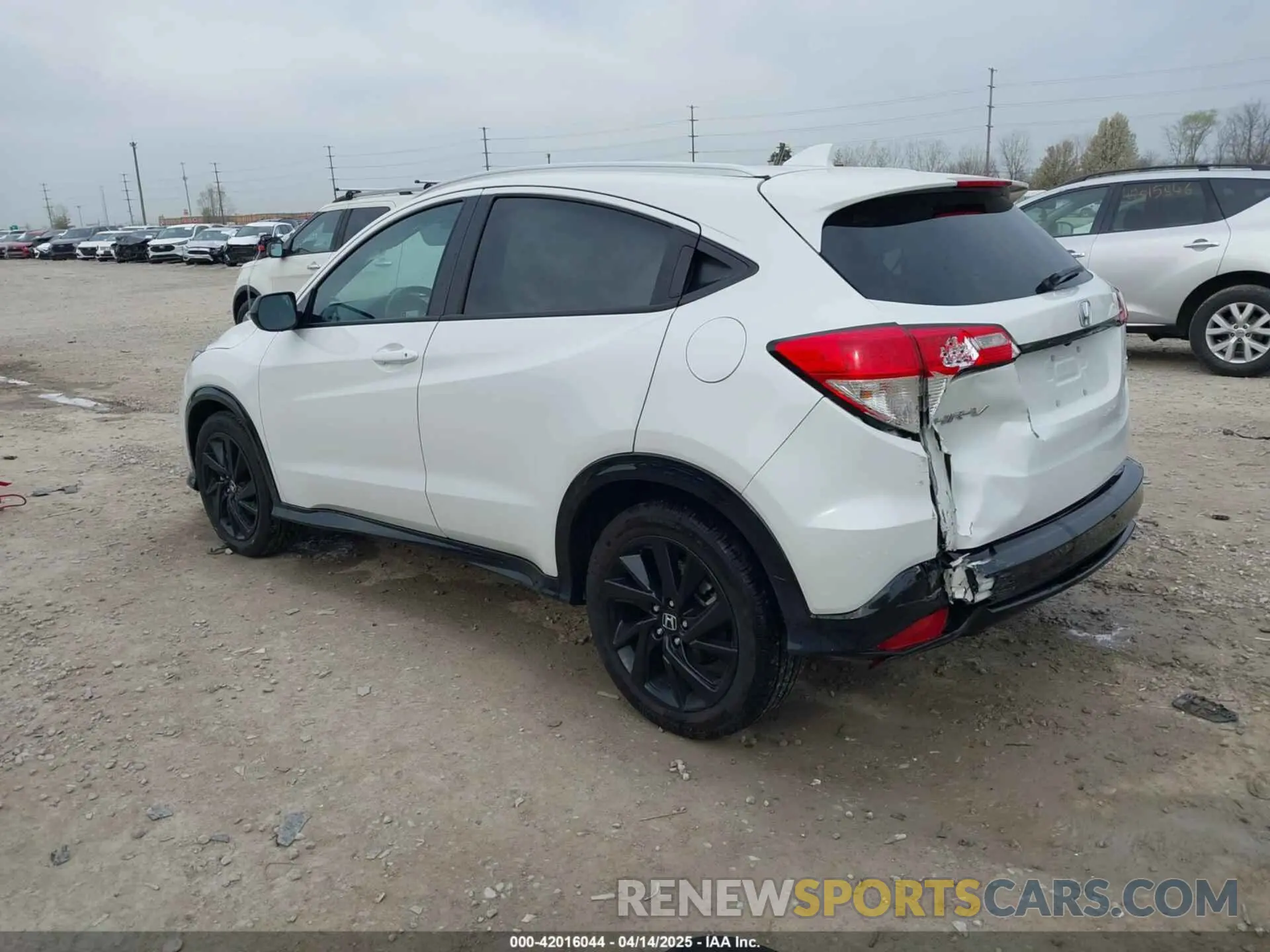 3 Photograph of a damaged car 3CZRU6H19NM763404 HONDA HR-V 2022