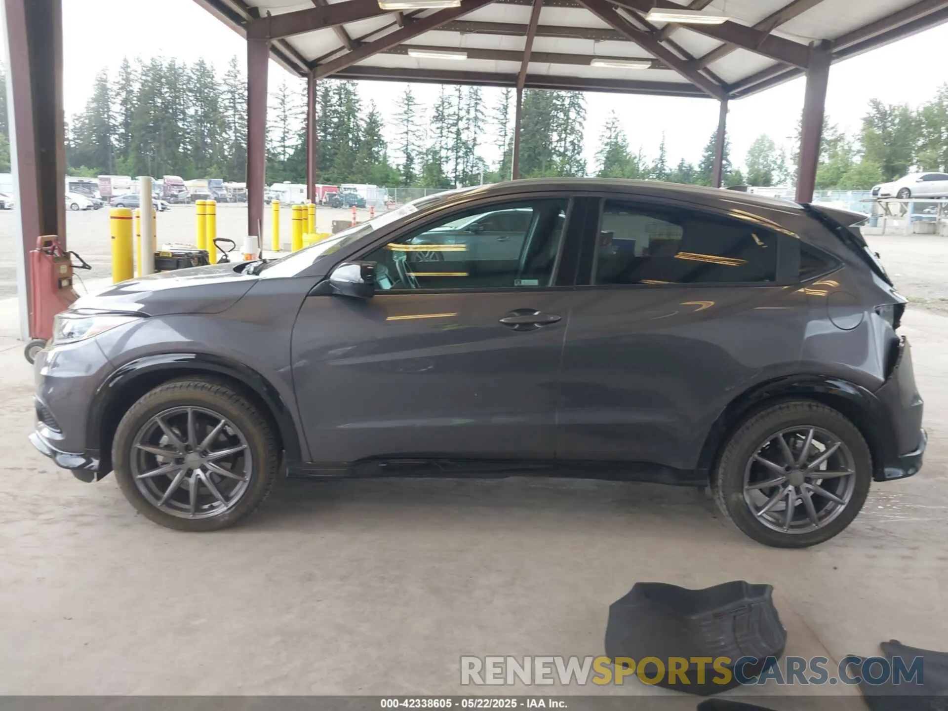 15 Photograph of a damaged car 3CZRU6H19NM769655 HONDA HR-V 2022