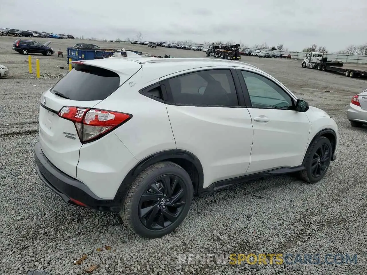 3 Photograph of a damaged car 3CZRU6H1XNM711635 HONDA HR-V 2022