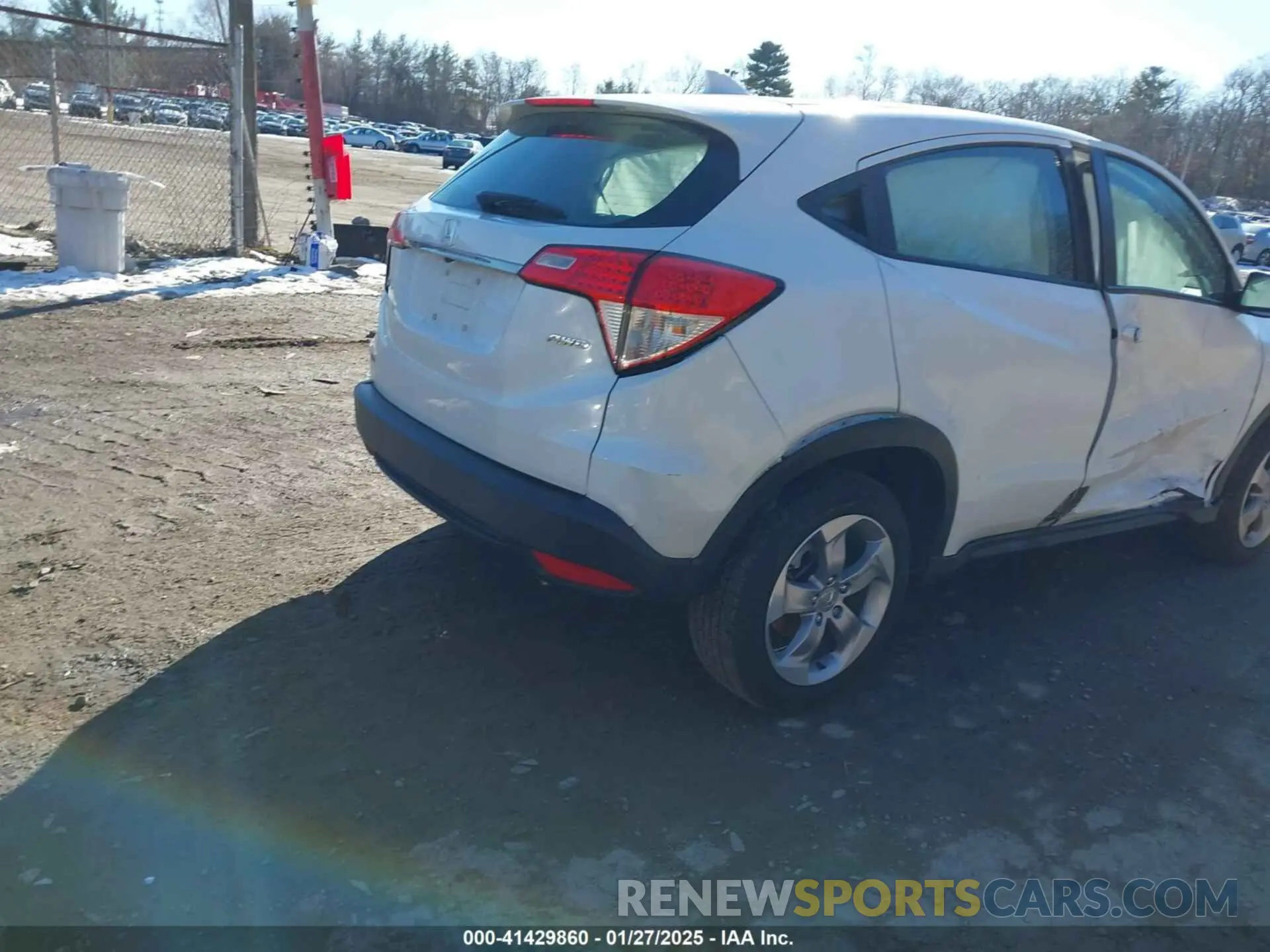4 Photograph of a damaged car 3CZRU6H30NM732687 HONDA HR-V 2022