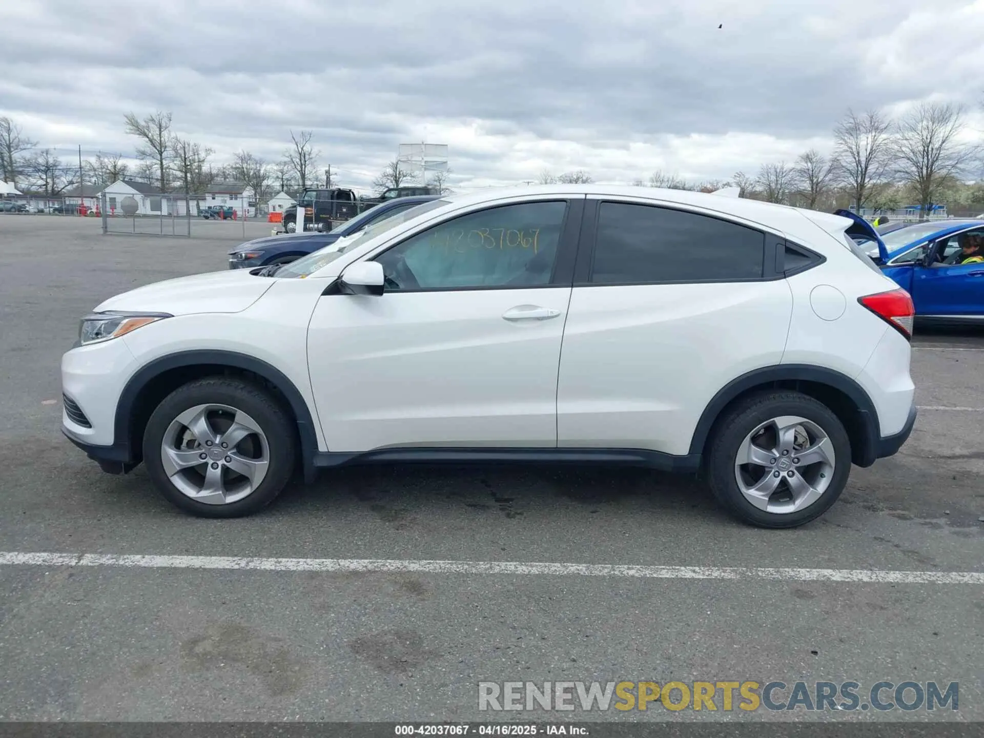 14 Photograph of a damaged car 3CZRU6H30NM741325 HONDA HR-V 2022
