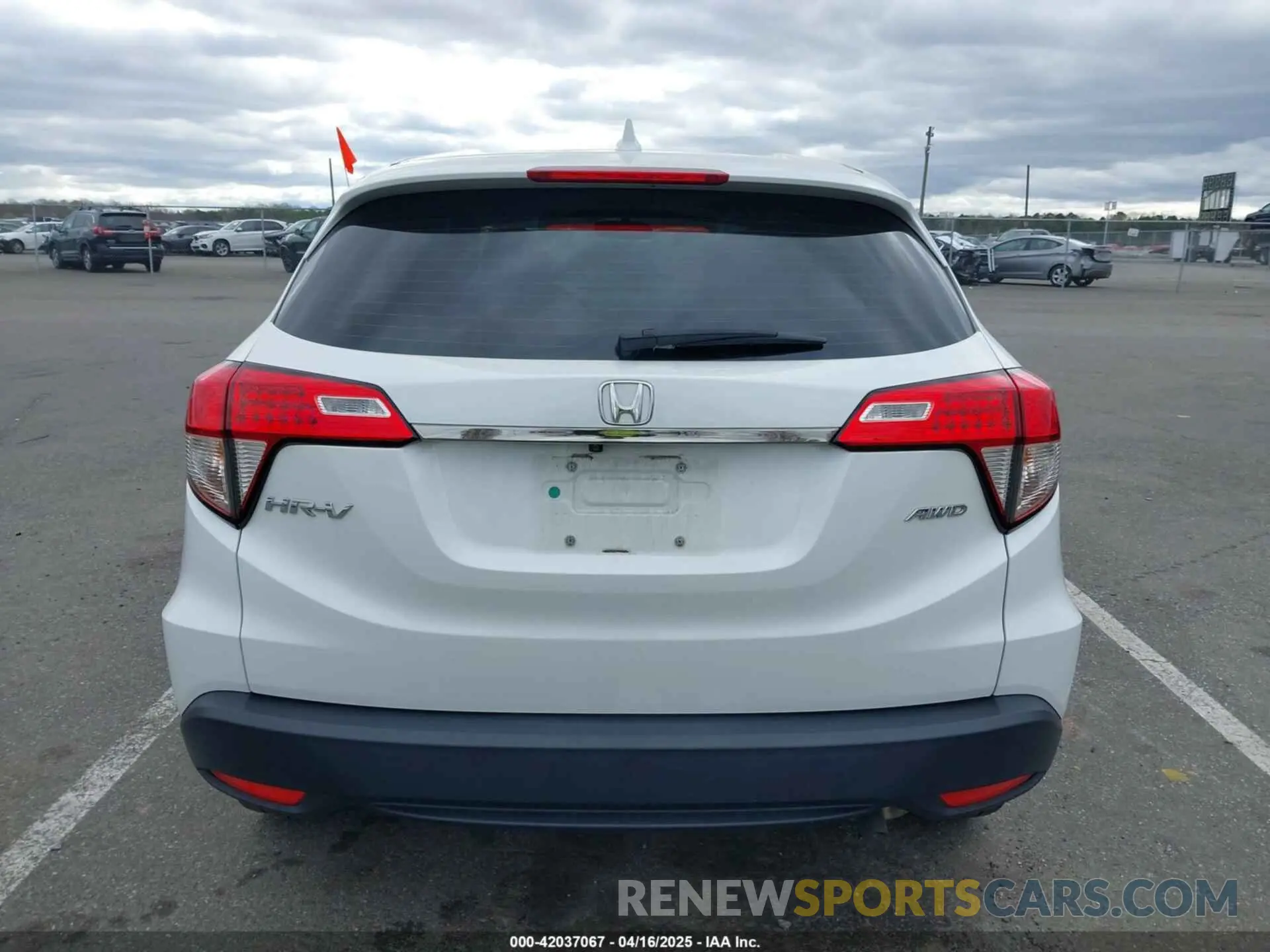 16 Photograph of a damaged car 3CZRU6H30NM741325 HONDA HR-V 2022