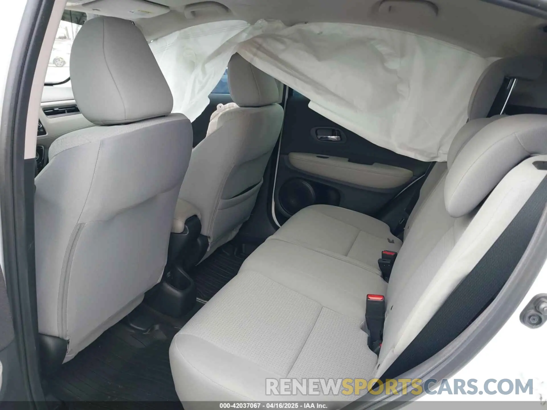 8 Photograph of a damaged car 3CZRU6H30NM741325 HONDA HR-V 2022