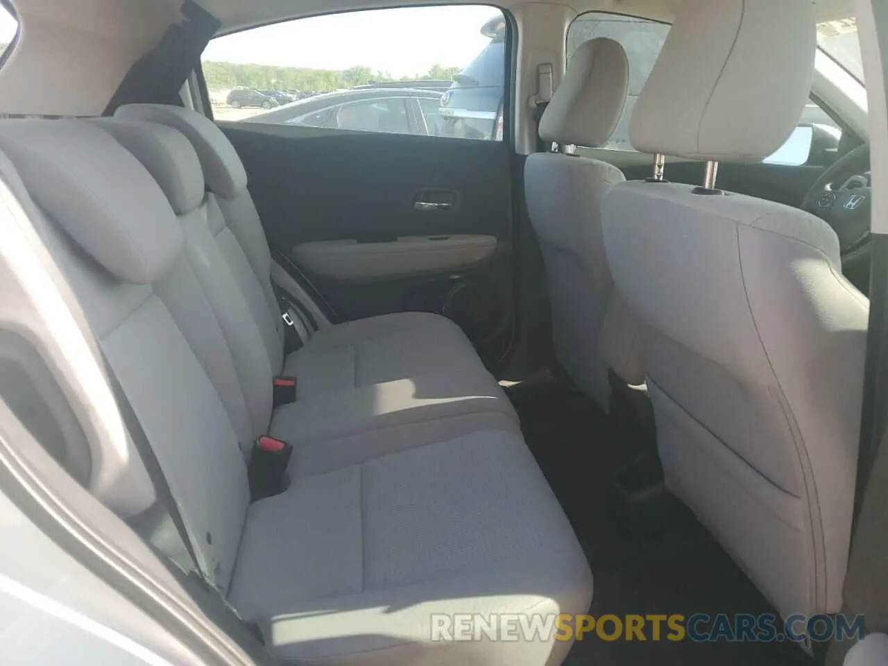 11 Photograph of a damaged car 3CZRU6H30NM763034 HONDA HR-V 2022