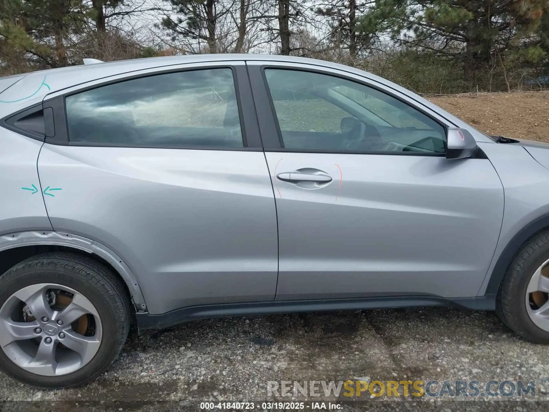 14 Photograph of a damaged car 3CZRU6H31NM701089 HONDA HR-V 2022