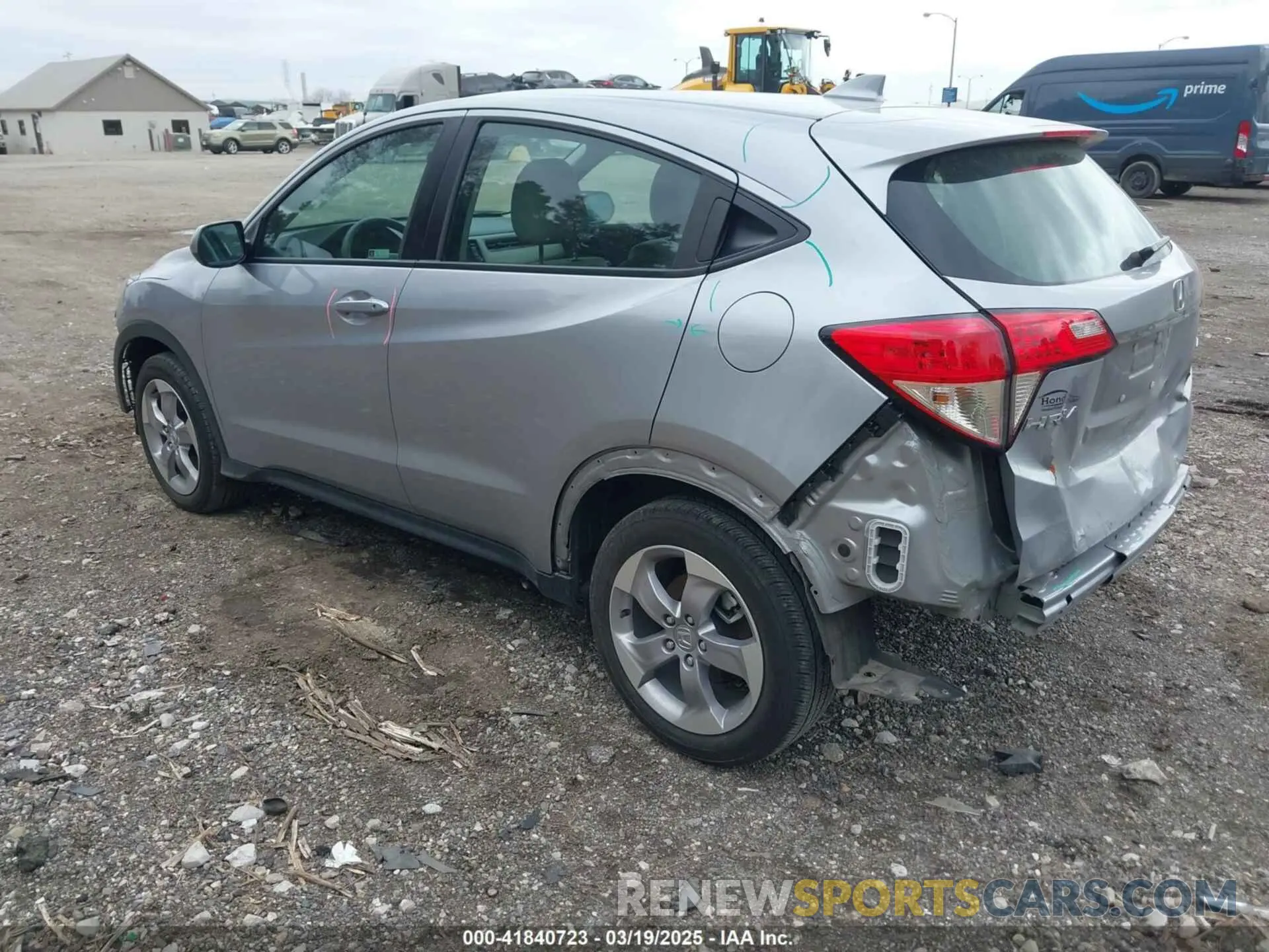 3 Photograph of a damaged car 3CZRU6H31NM701089 HONDA HR-V 2022