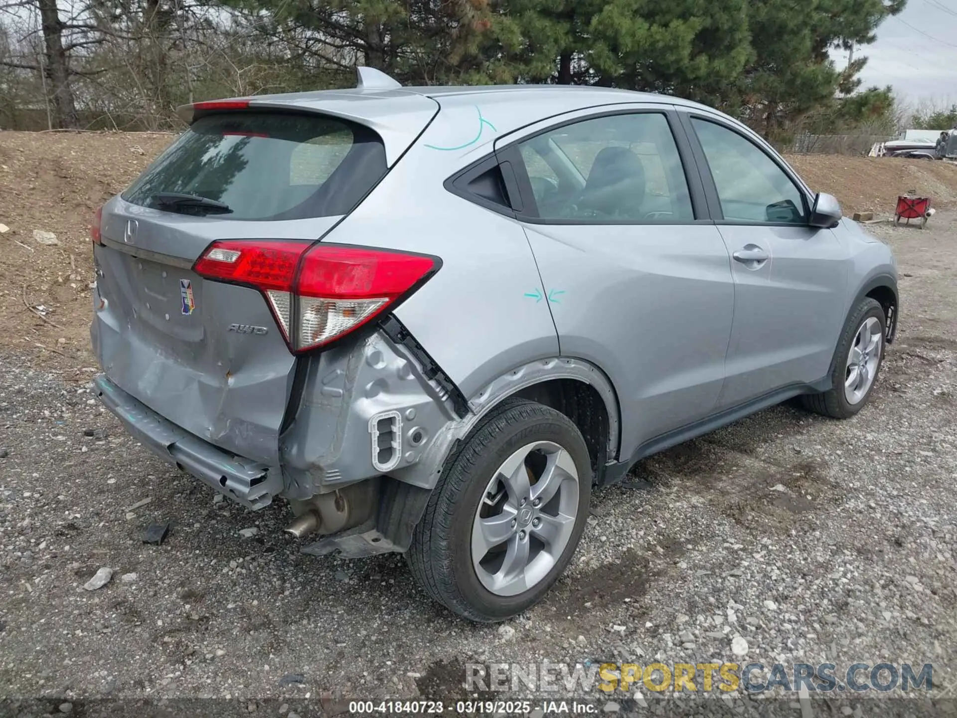 4 Photograph of a damaged car 3CZRU6H31NM701089 HONDA HR-V 2022