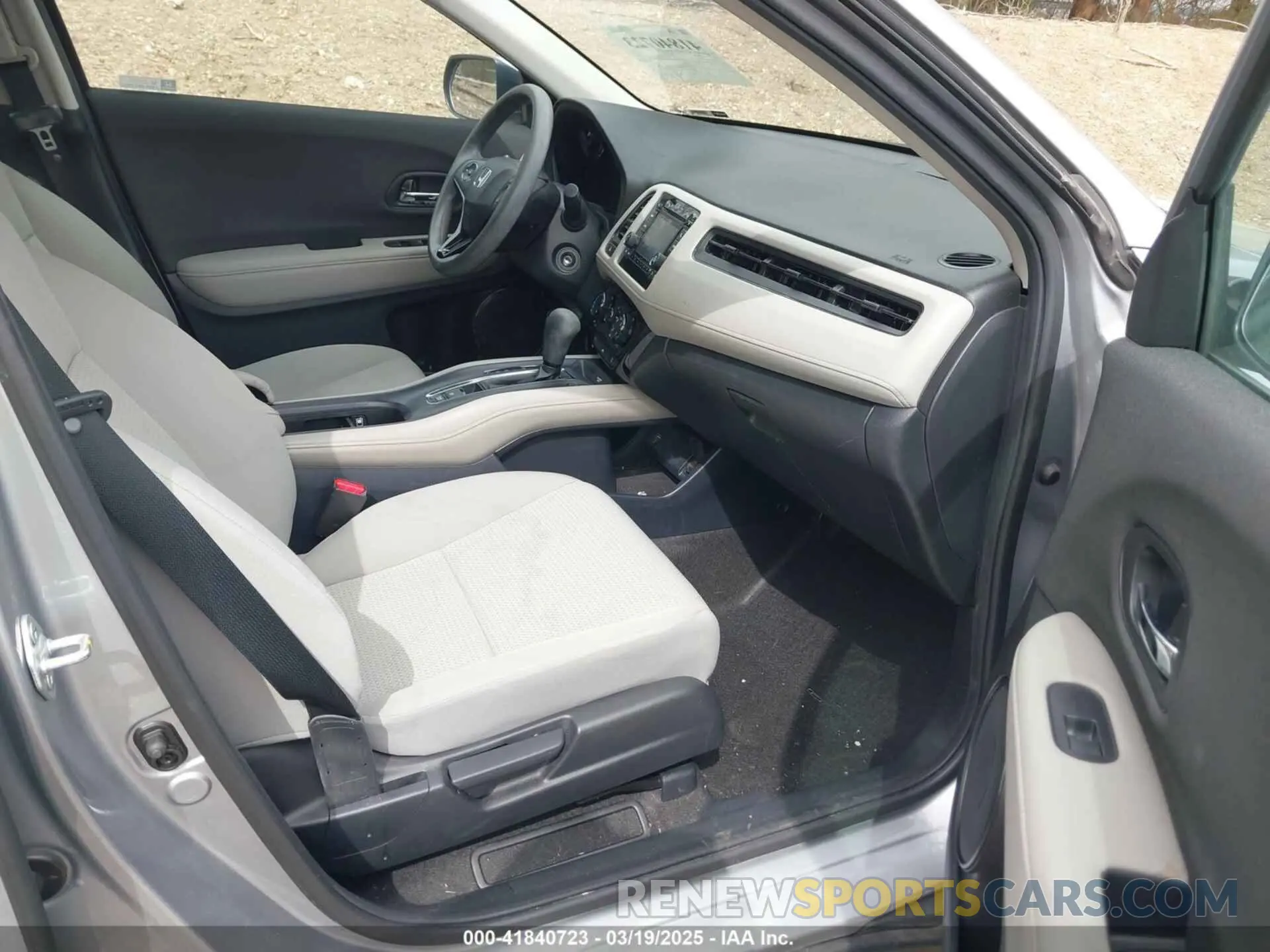 5 Photograph of a damaged car 3CZRU6H31NM701089 HONDA HR-V 2022