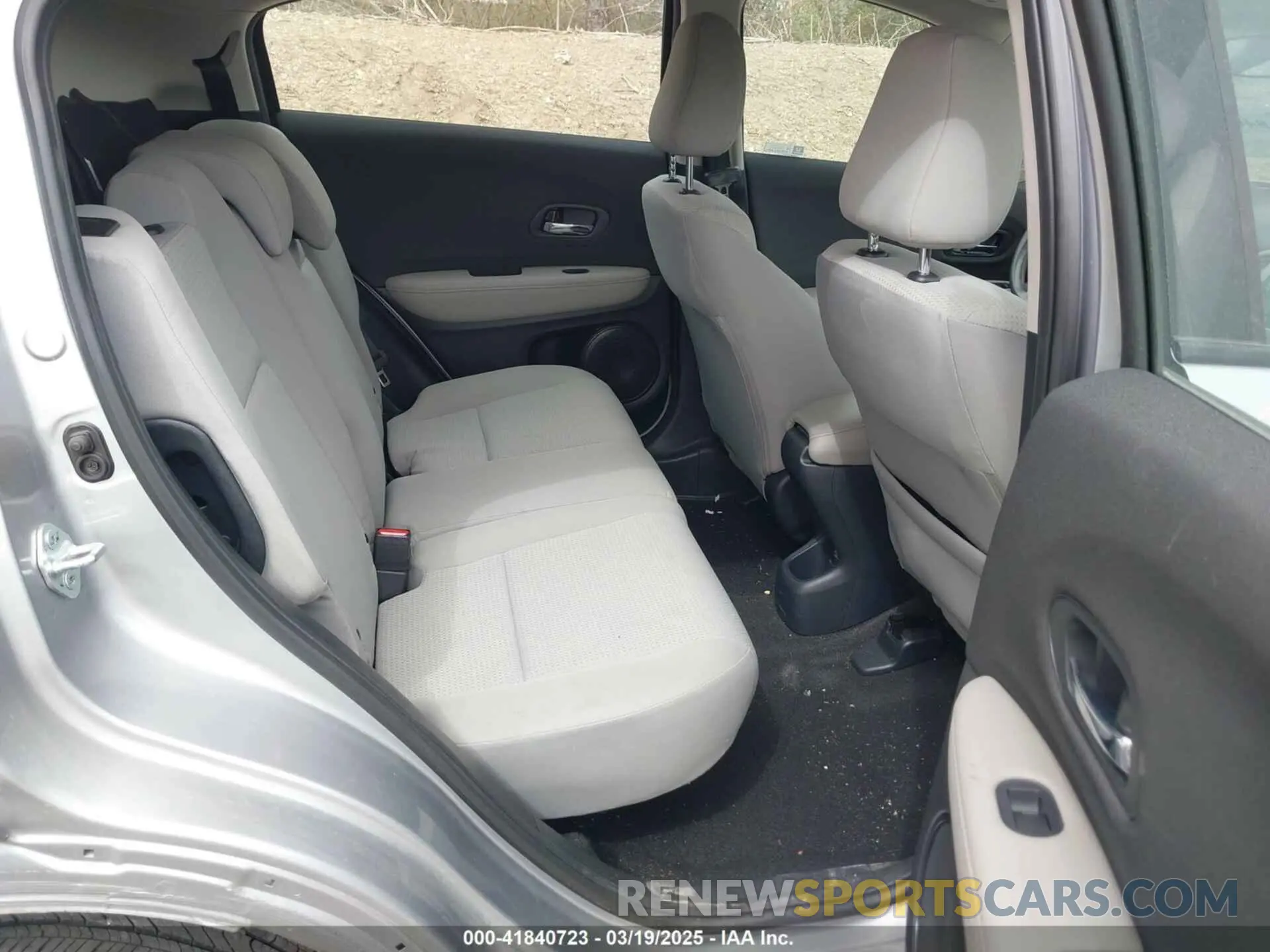 8 Photograph of a damaged car 3CZRU6H31NM701089 HONDA HR-V 2022