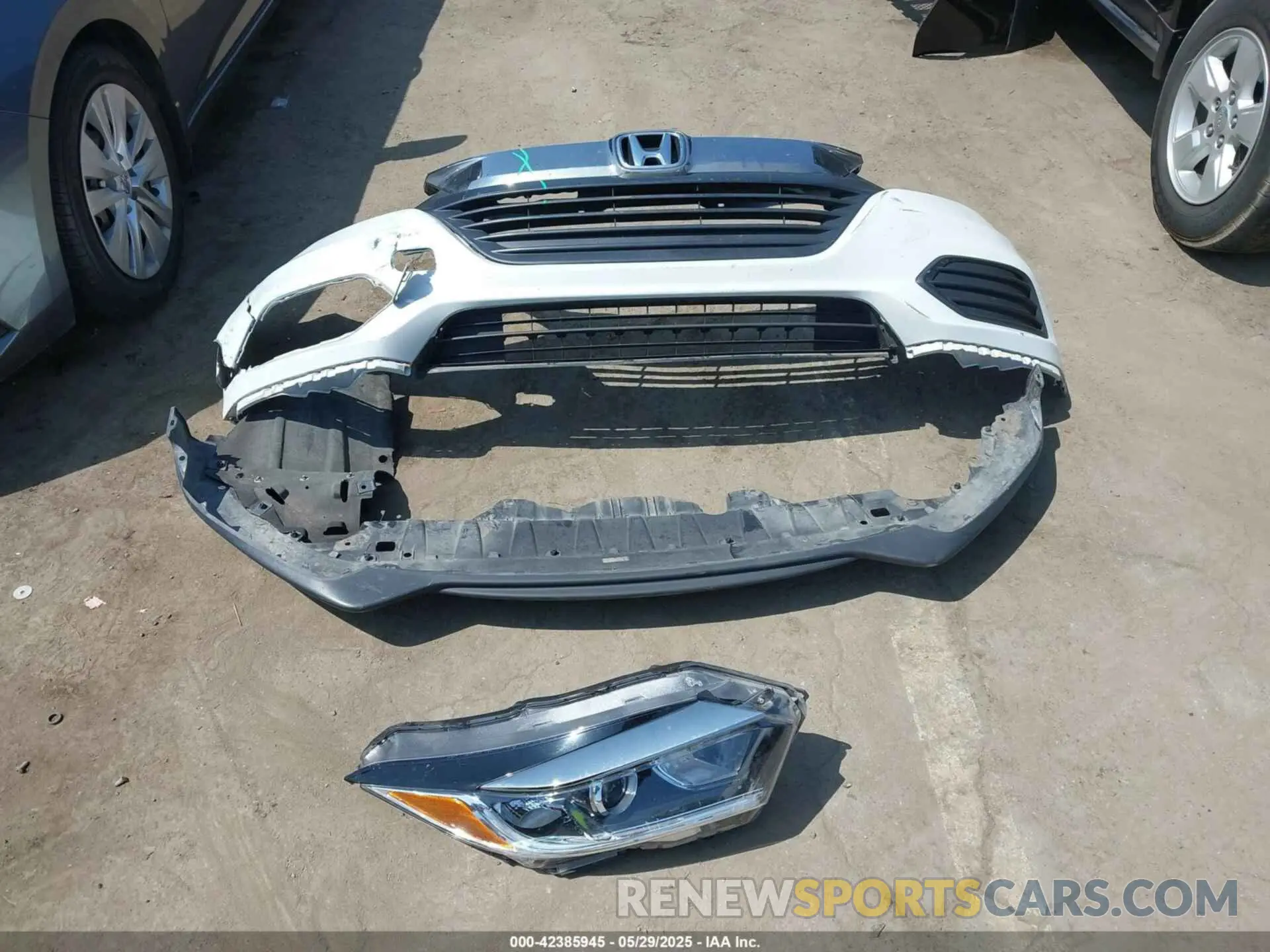 12 Photograph of a damaged car 3CZRU6H31NM702792 HONDA HR-V 2022