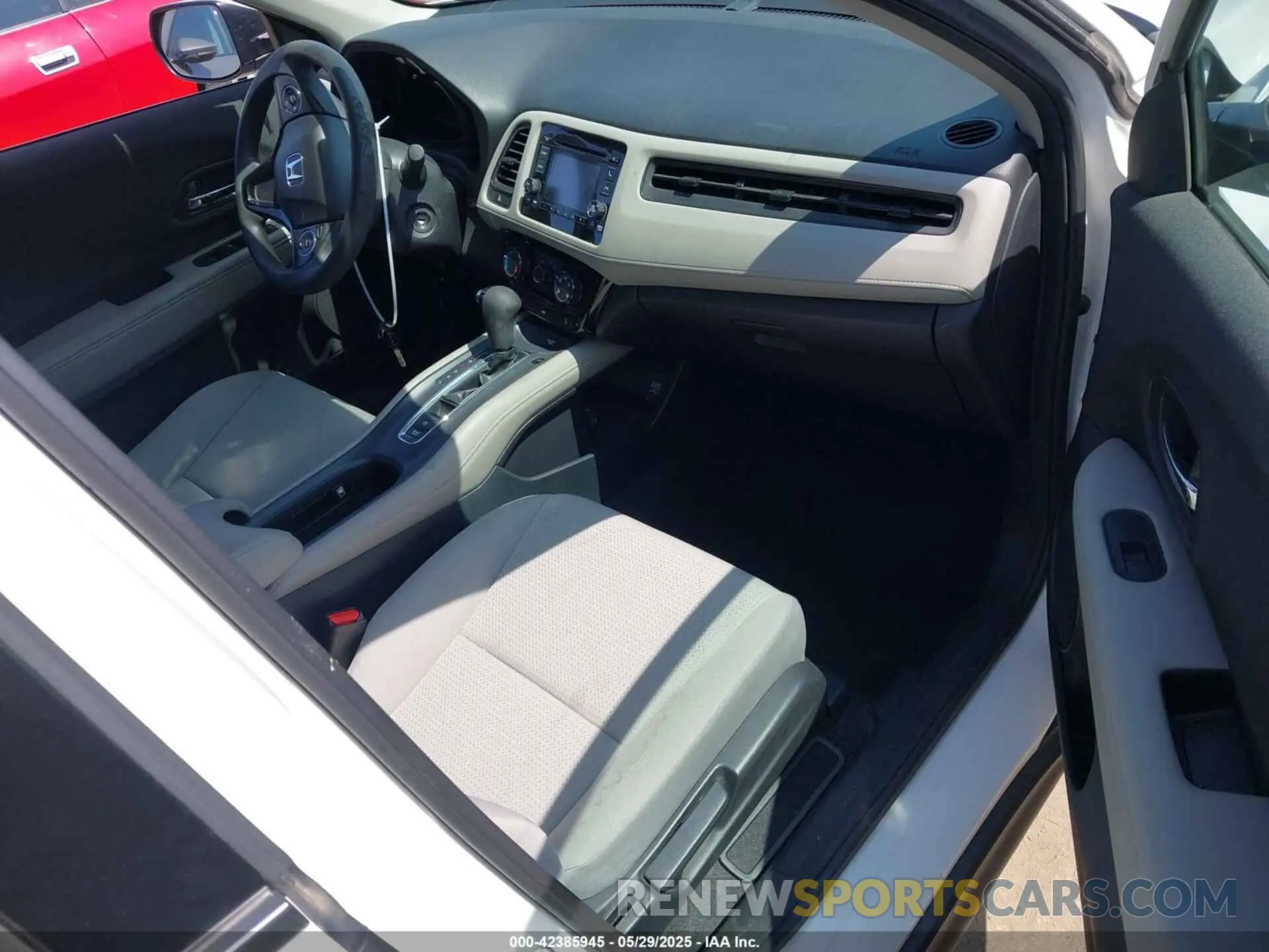5 Photograph of a damaged car 3CZRU6H31NM702792 HONDA HR-V 2022