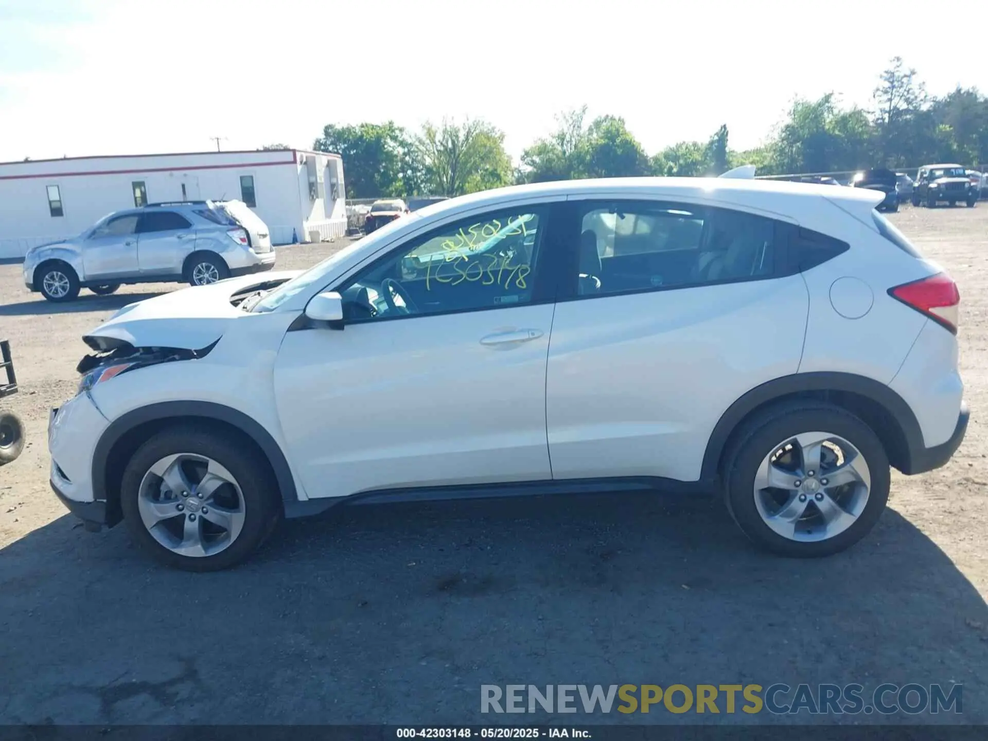14 Photograph of a damaged car 3CZRU6H31NM748493 HONDA HR-V 2022