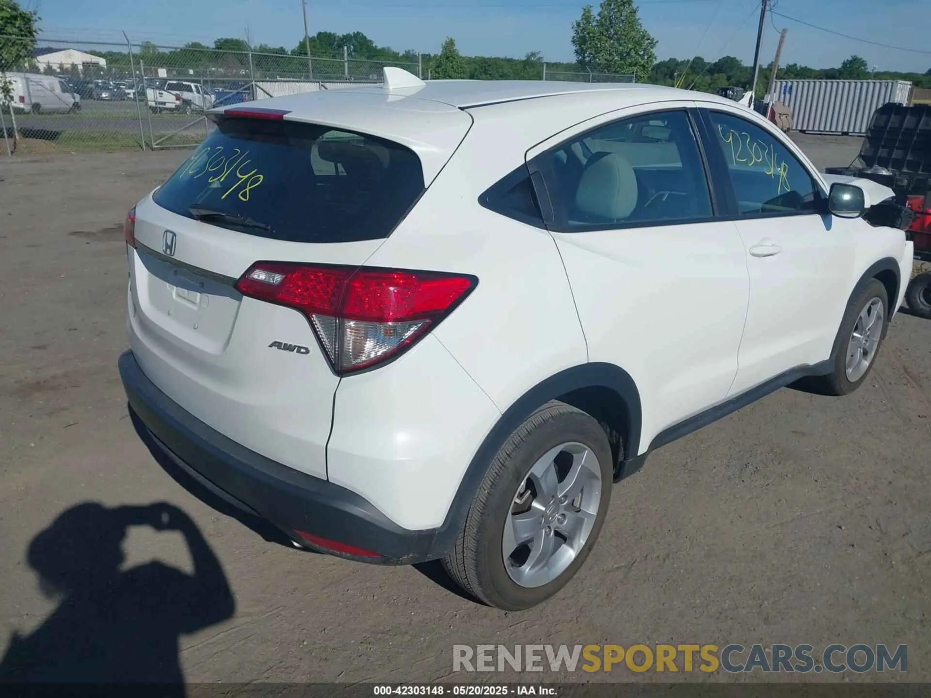 4 Photograph of a damaged car 3CZRU6H31NM748493 HONDA HR-V 2022