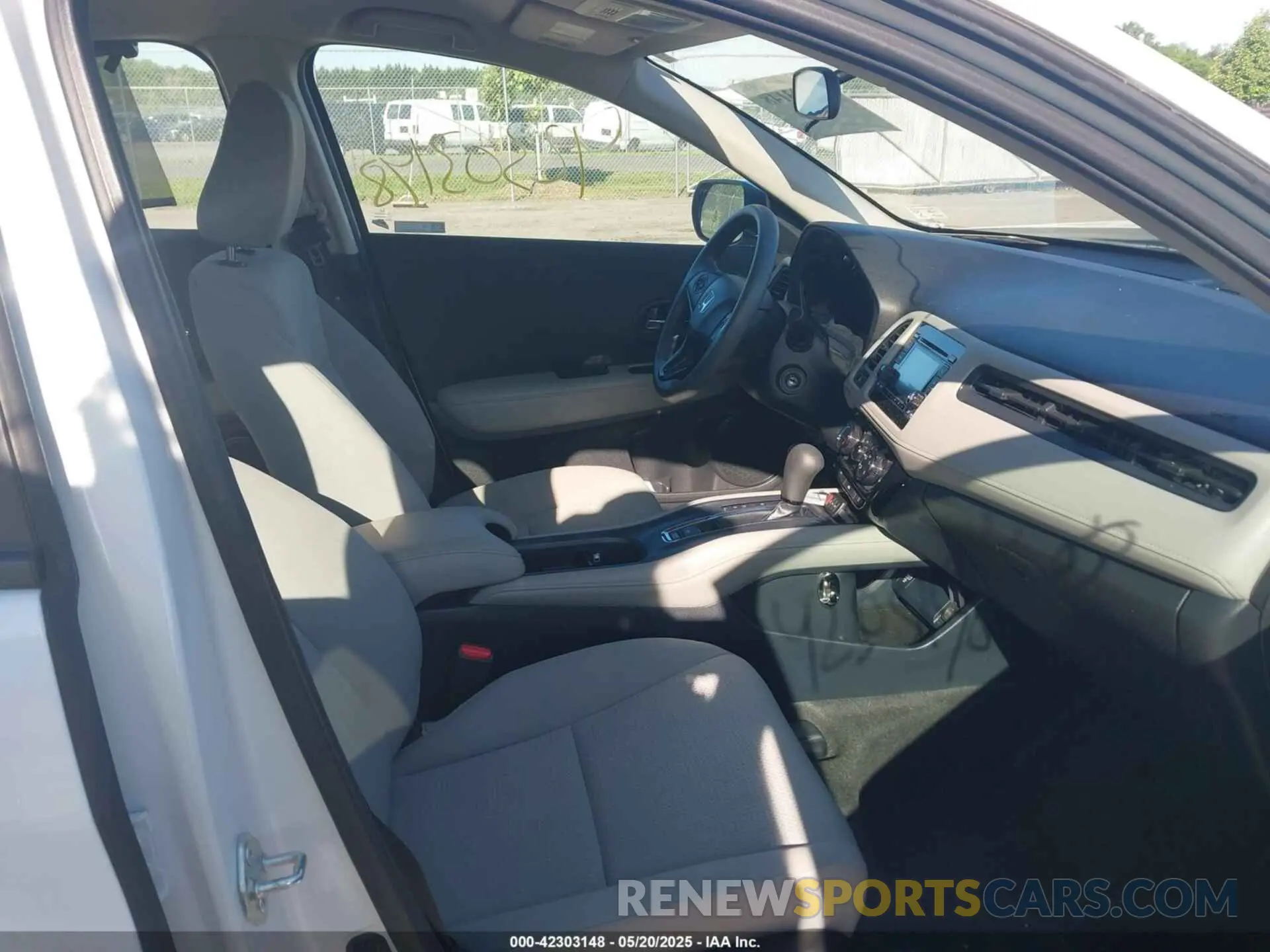 5 Photograph of a damaged car 3CZRU6H31NM748493 HONDA HR-V 2022