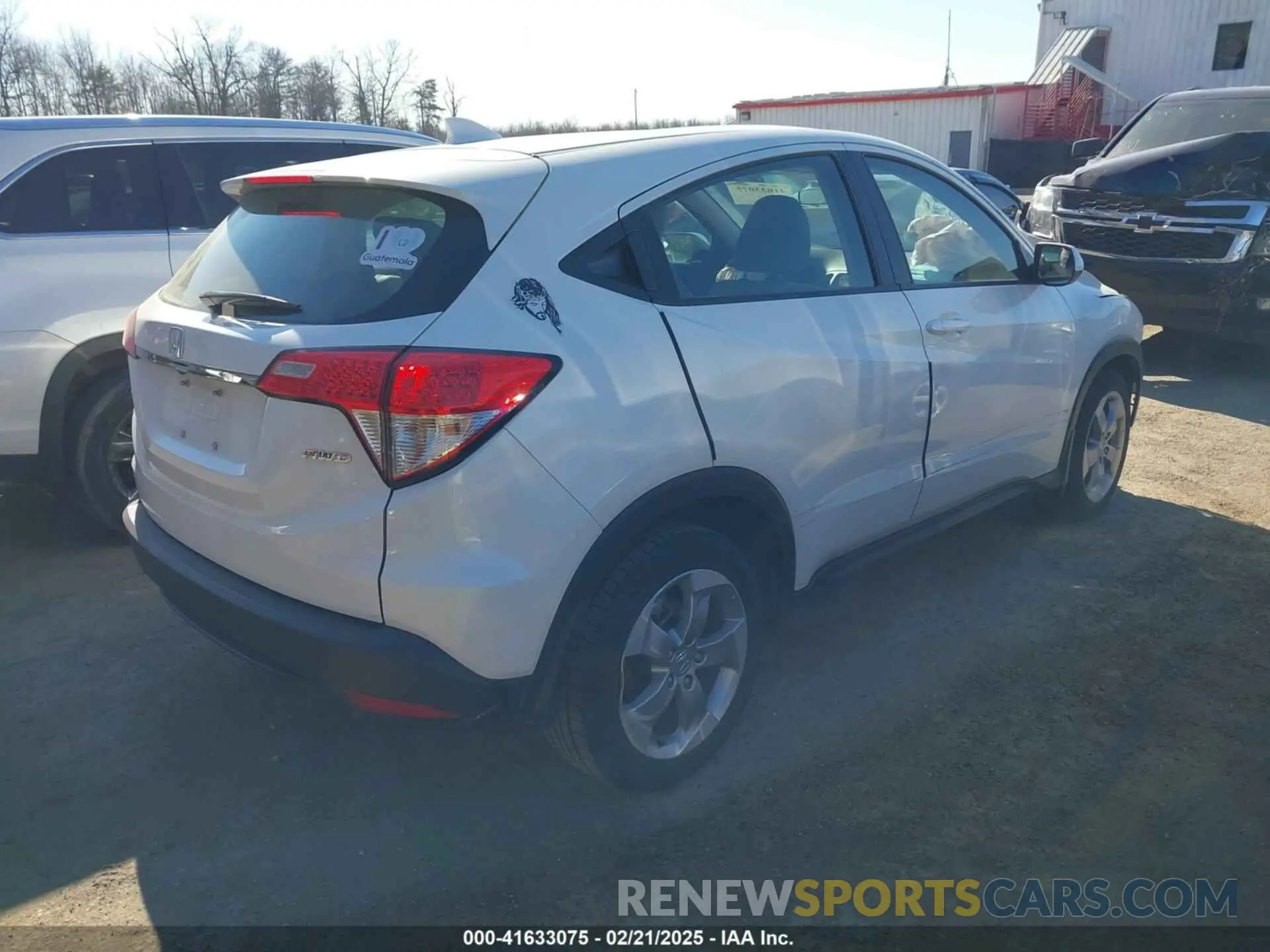 4 Photograph of a damaged car 3CZRU6H31NM768923 HONDA HR-V 2022