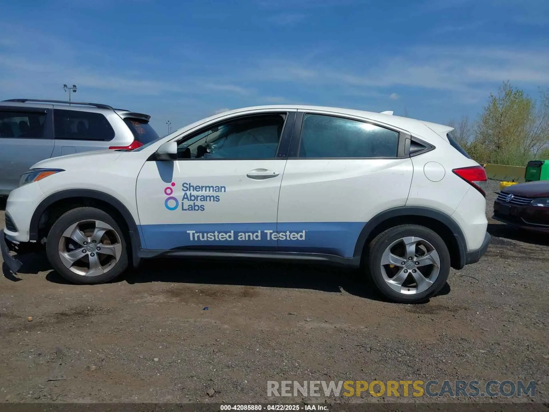 14 Photograph of a damaged car 3CZRU6H32NM706902 HONDA HR-V 2022
